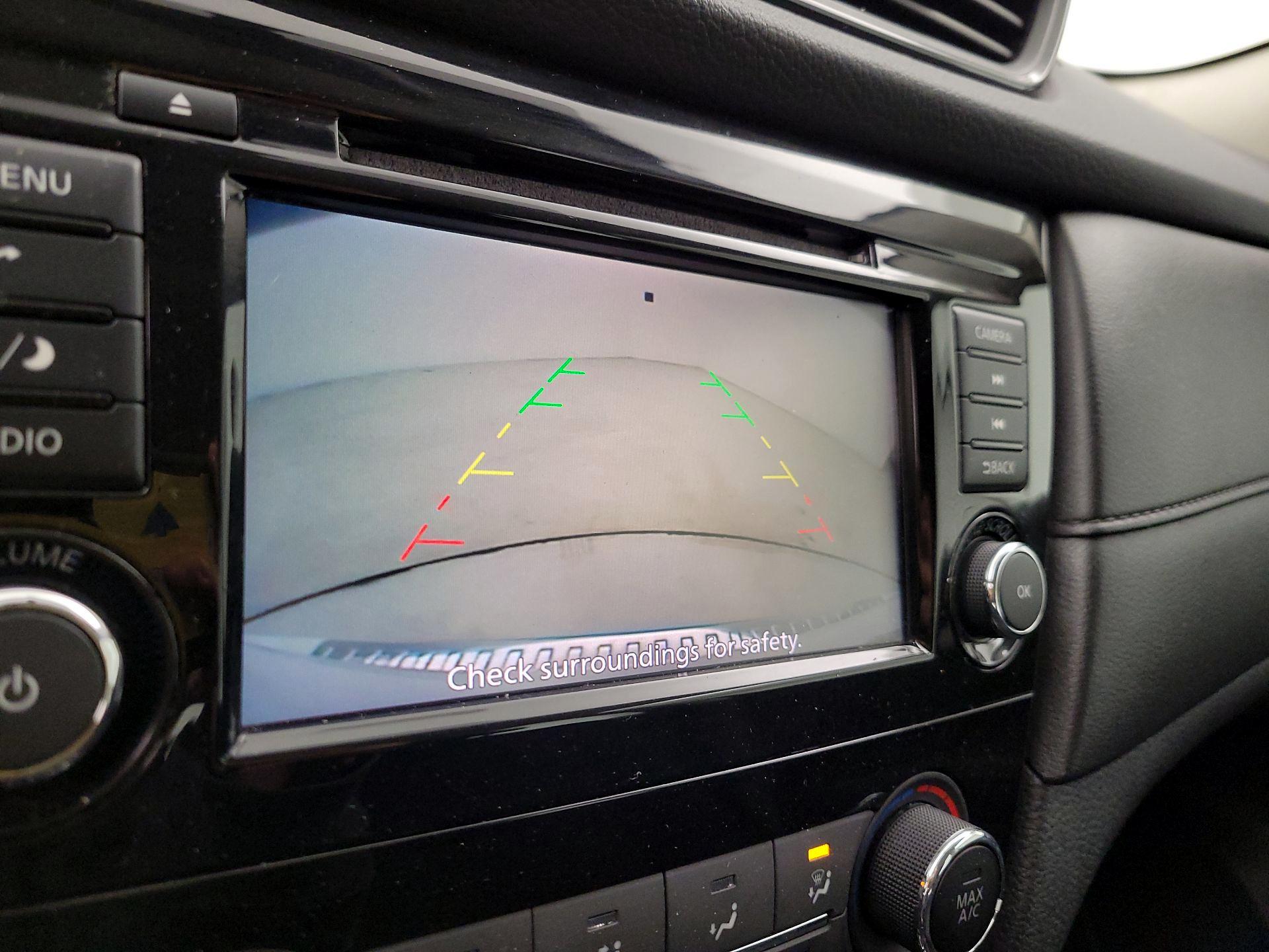 Thumbnail: 2018 Nissan Rogue - 14