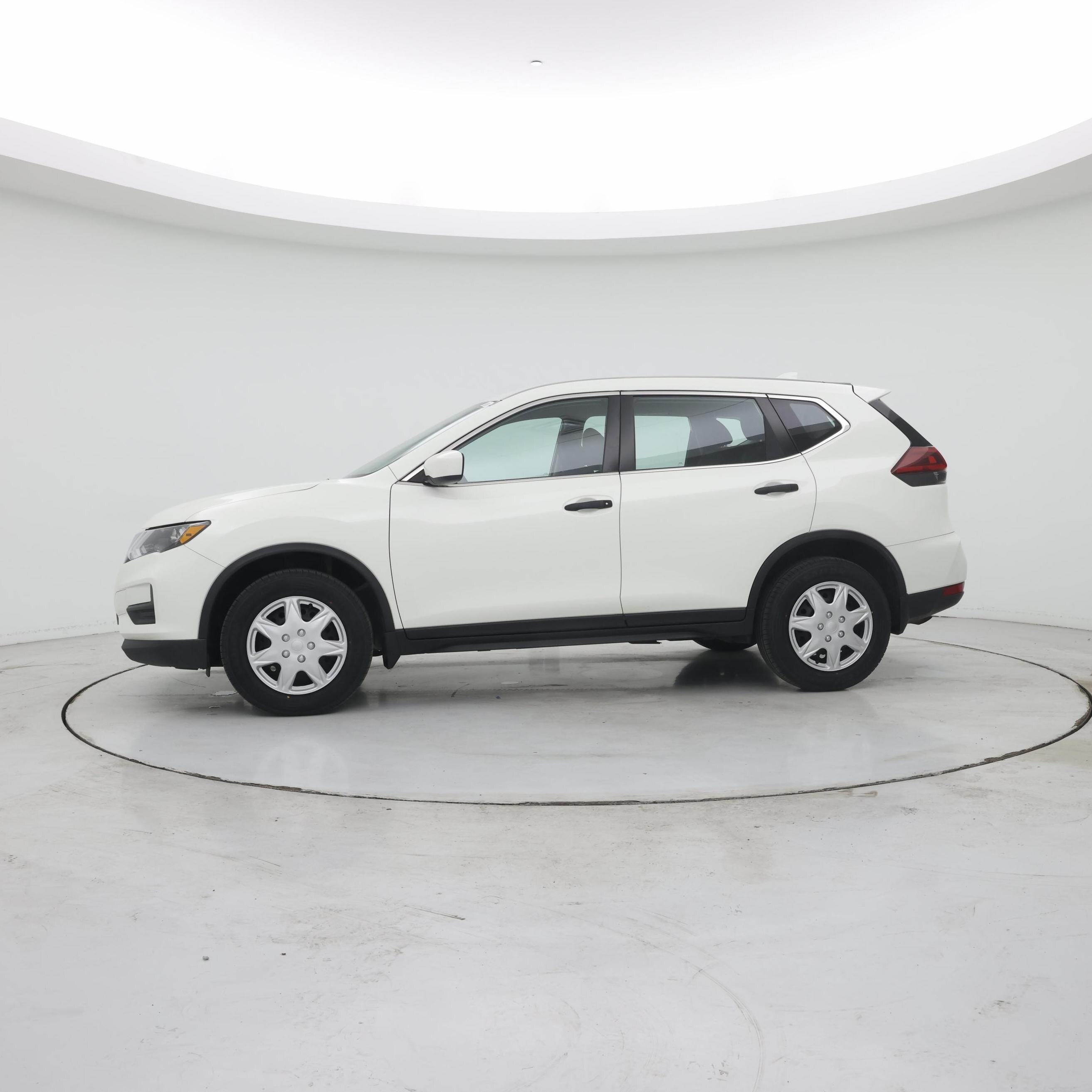 Thumbnail: 2018 Nissan Rogue - 3