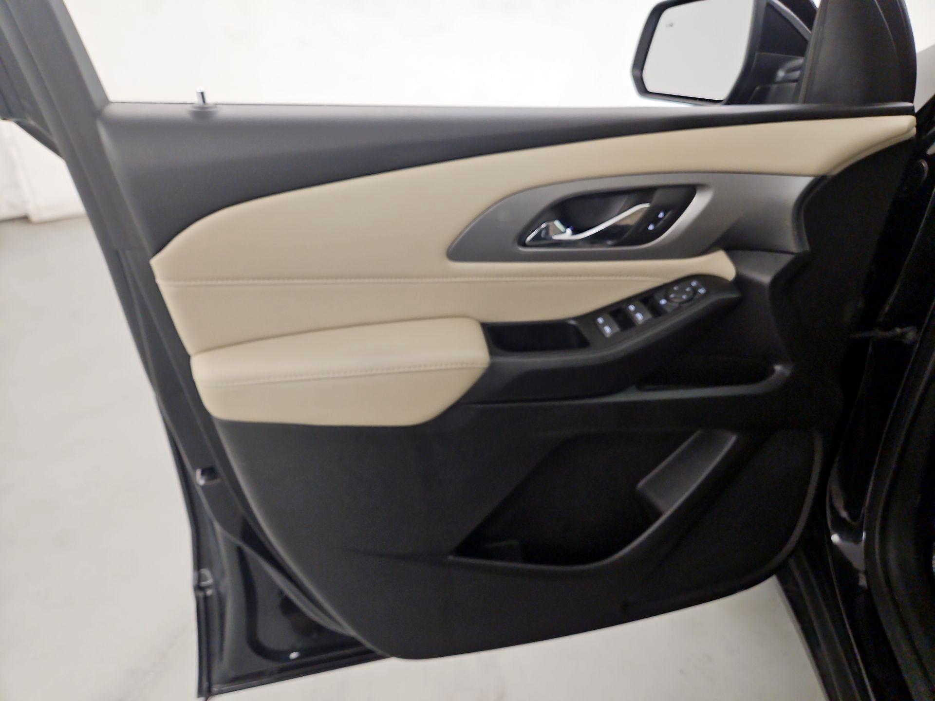 Thumbnail: 2023 Chevrolet Traverse - 12