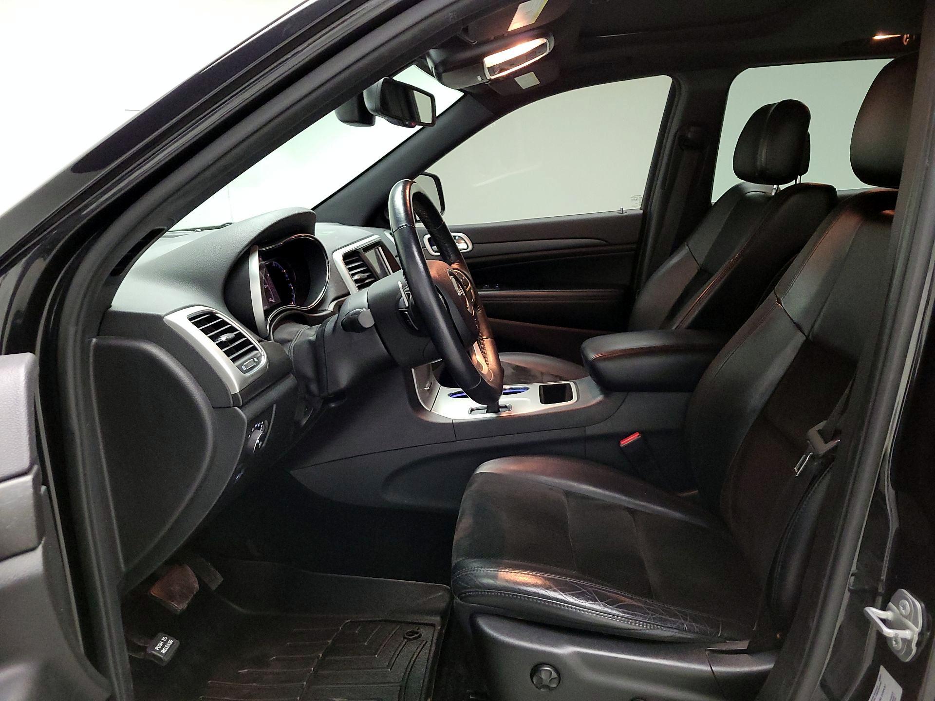 Thumbnail: 2015 Jeep Grand Cherokee - 11