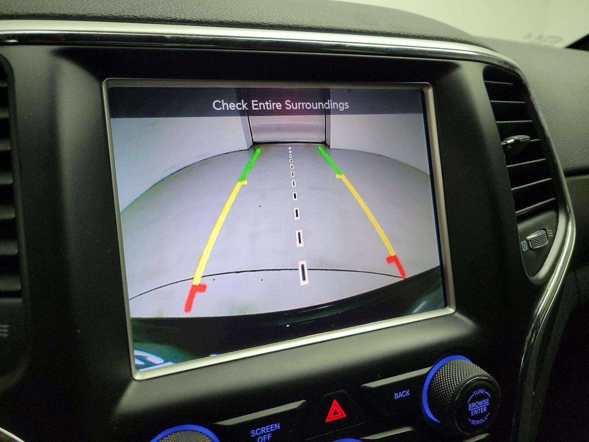 Thumbnail: 2015 Jeep Grand Cherokee - 13