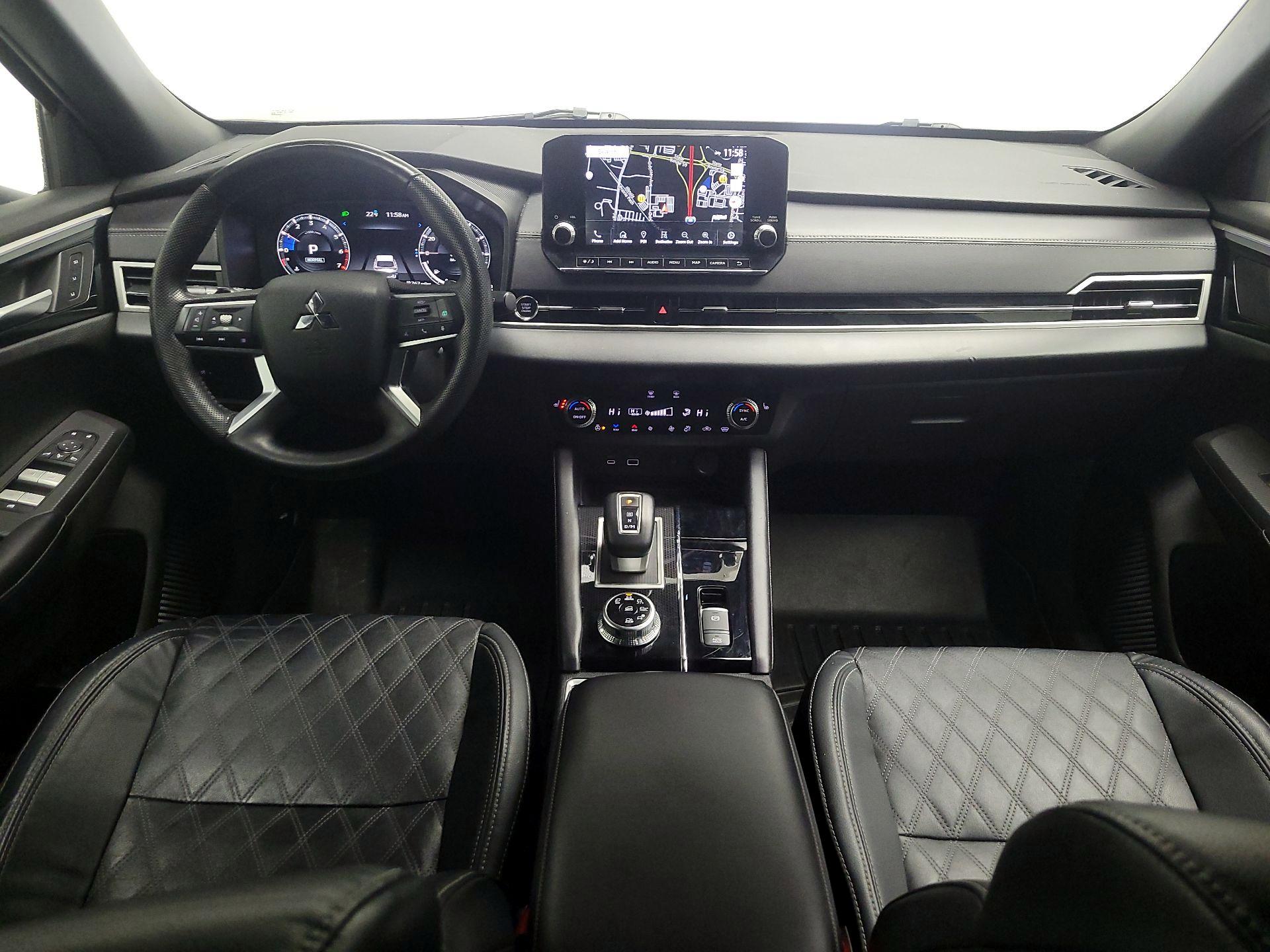 Thumbnail: 2023 Mitsubishi Outlander - 9