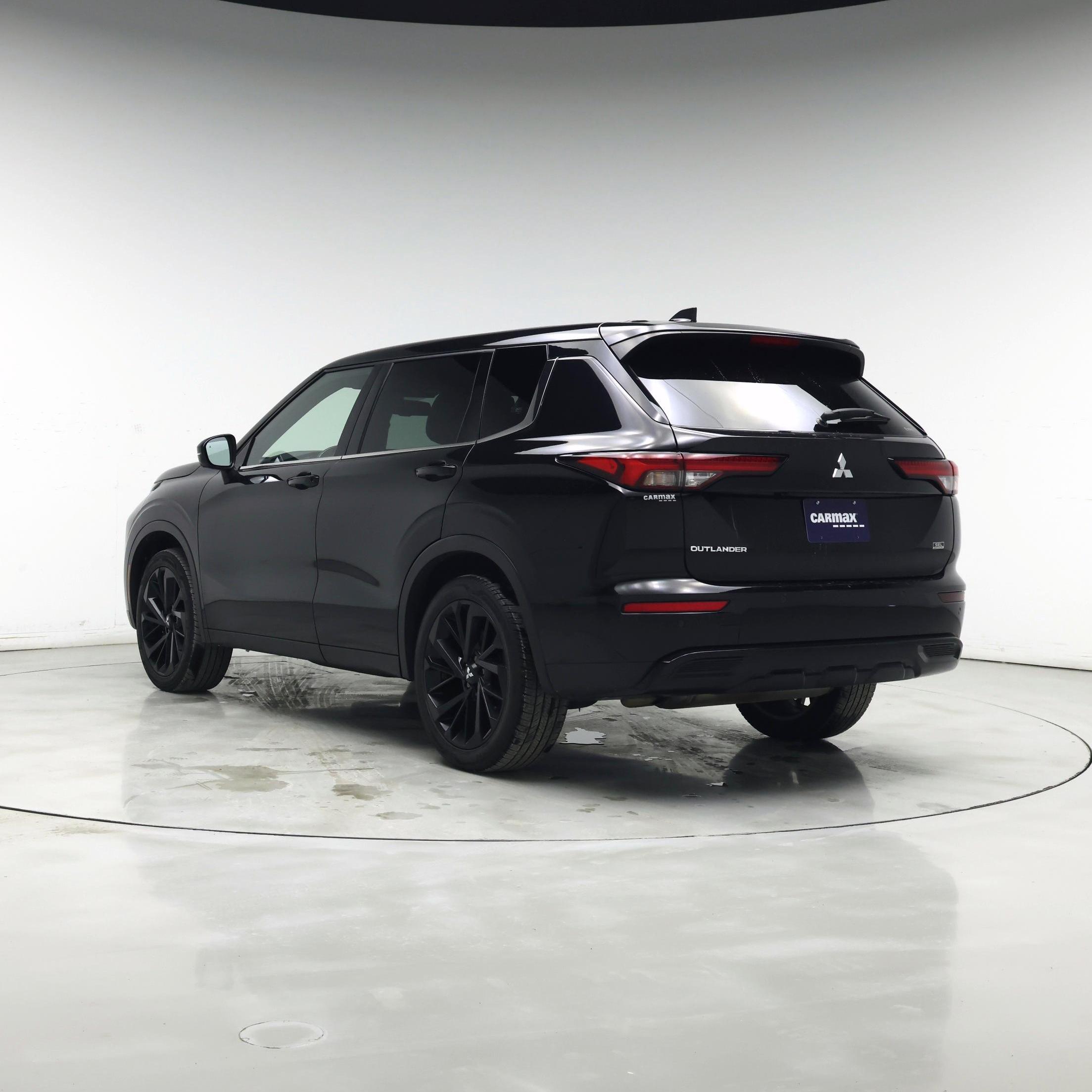 Thumbnail: 2023 Mitsubishi Outlander - 2