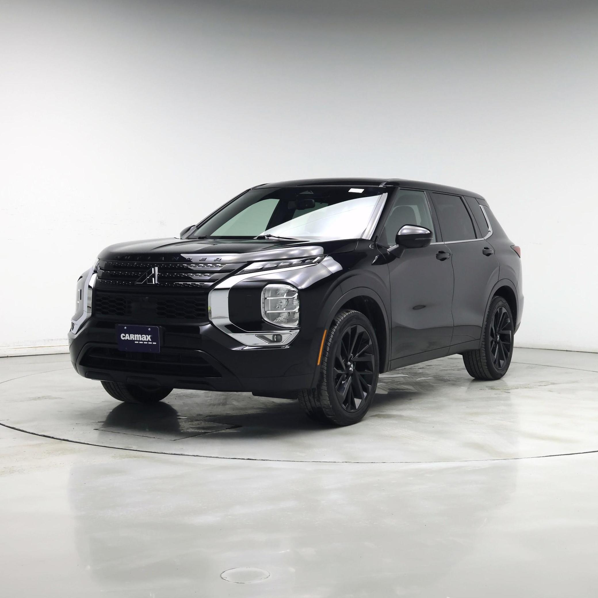 Thumbnail: 2023 Mitsubishi Outlander - 4