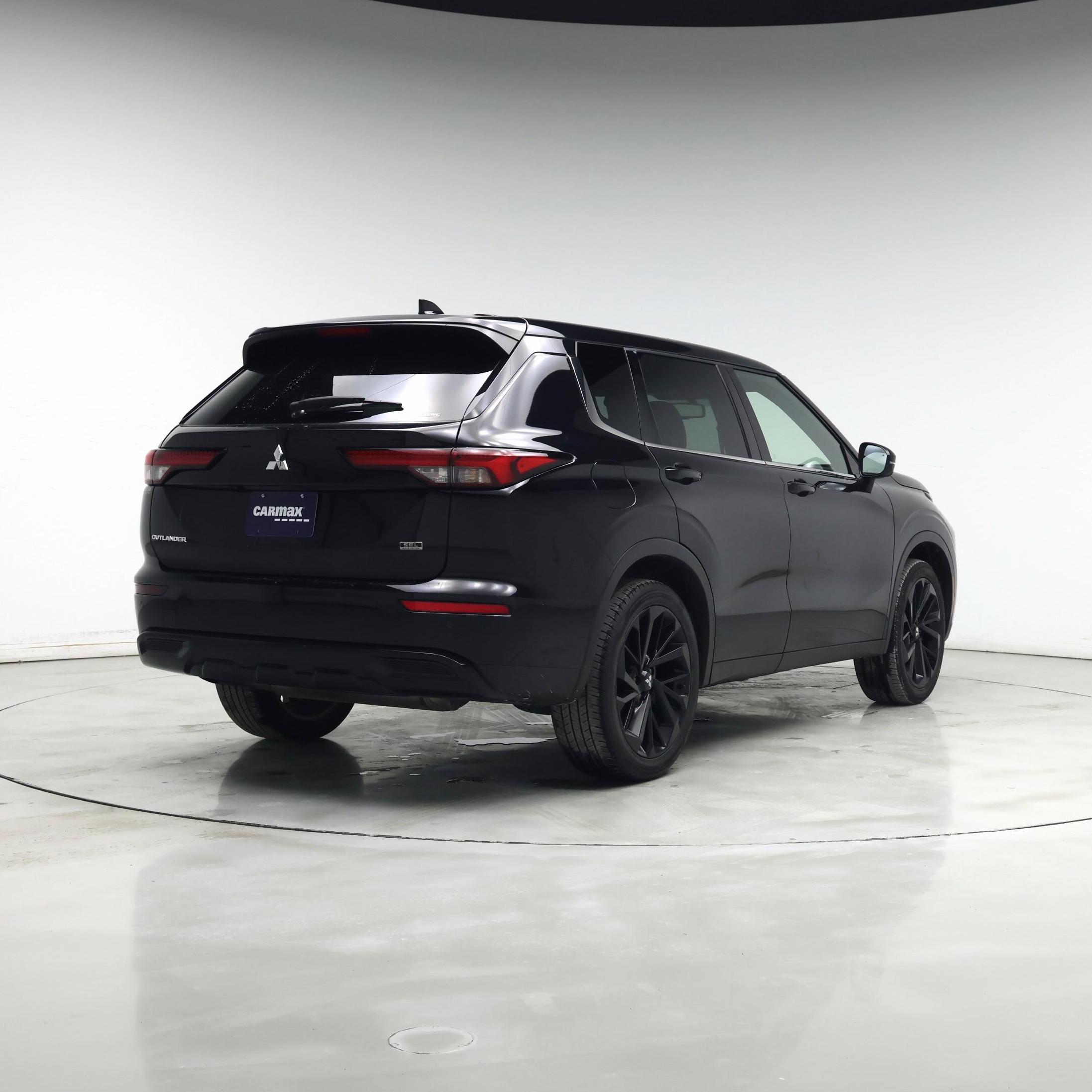 Thumbnail: 2023 Mitsubishi Outlander - 8