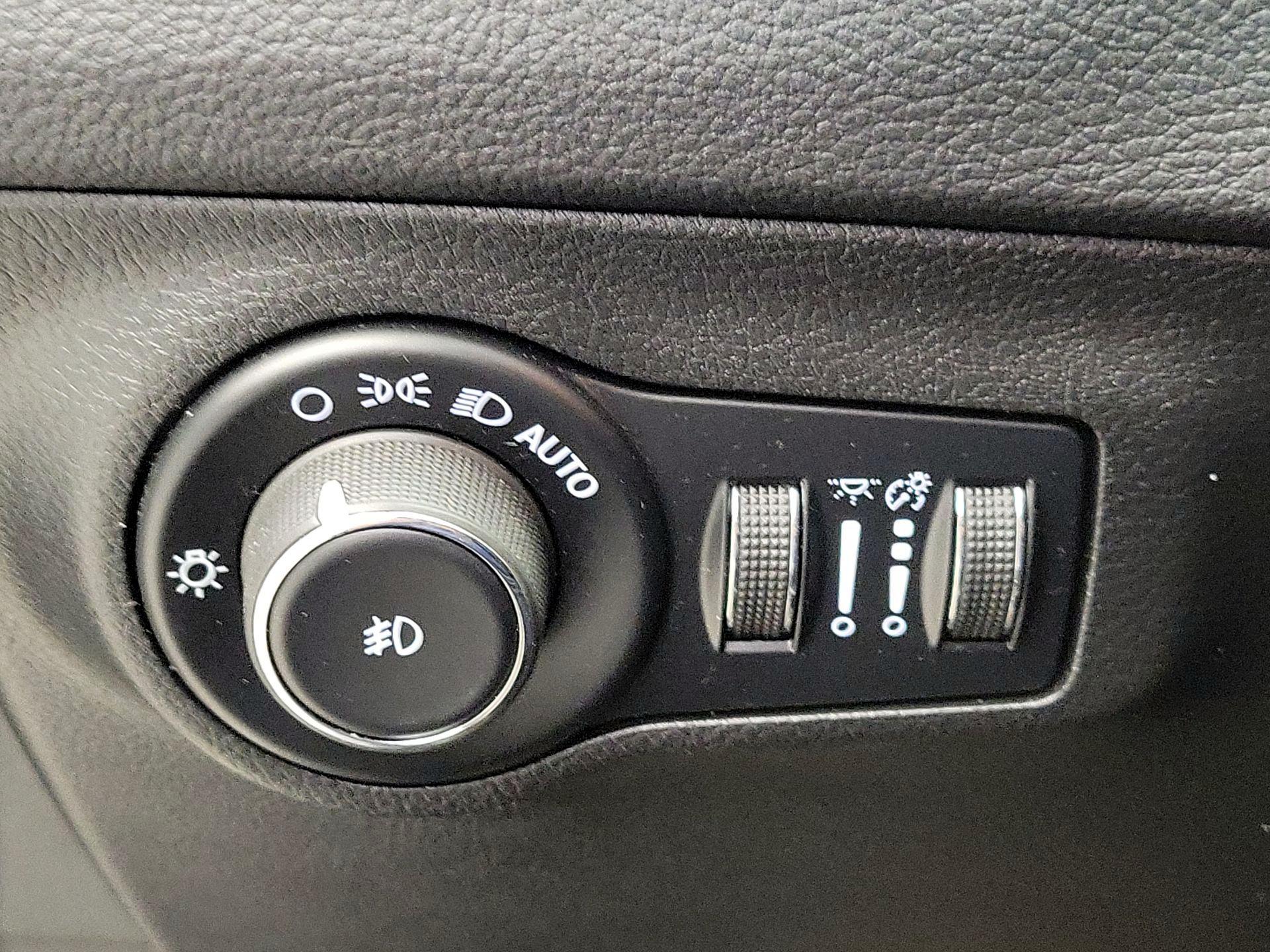 Thumbnail: 2021 Jeep Compass - 13