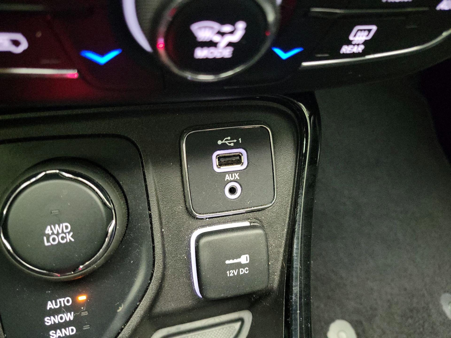 Thumbnail: 2021 Jeep Compass - 18