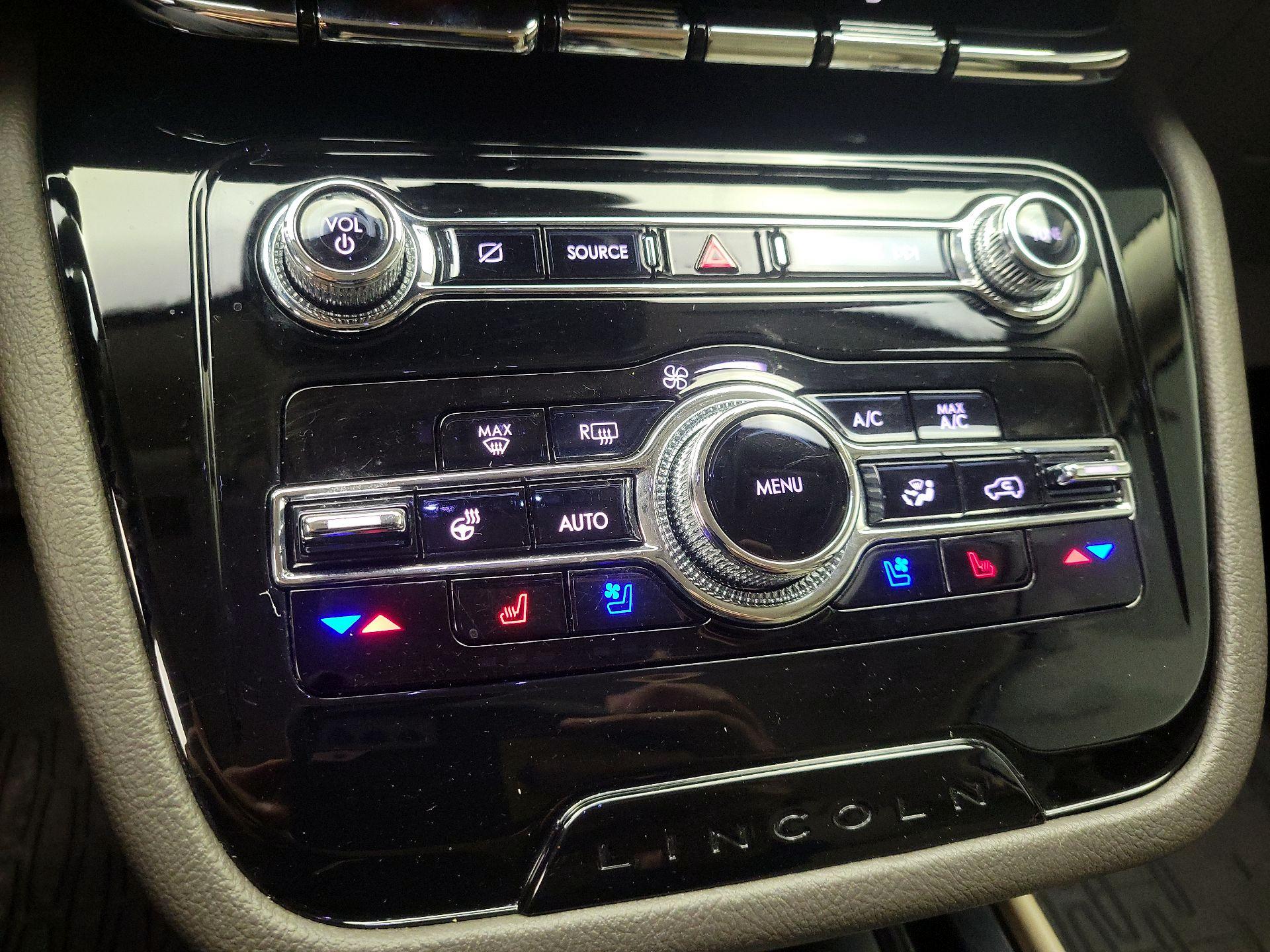 Thumbnail: 2022 Lincoln Corsair - 17