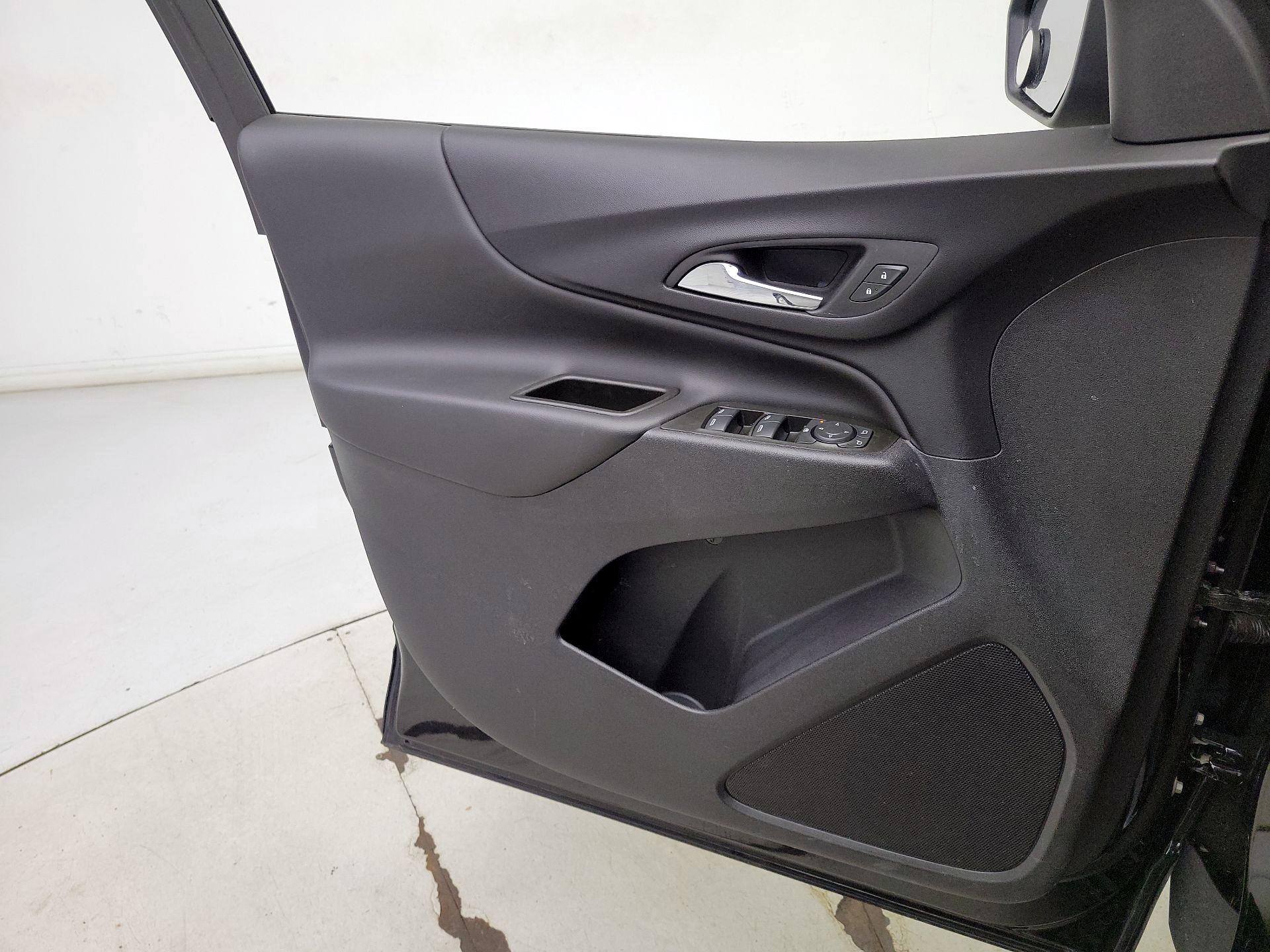 Thumbnail: 2022 Chevrolet Equinox - 12