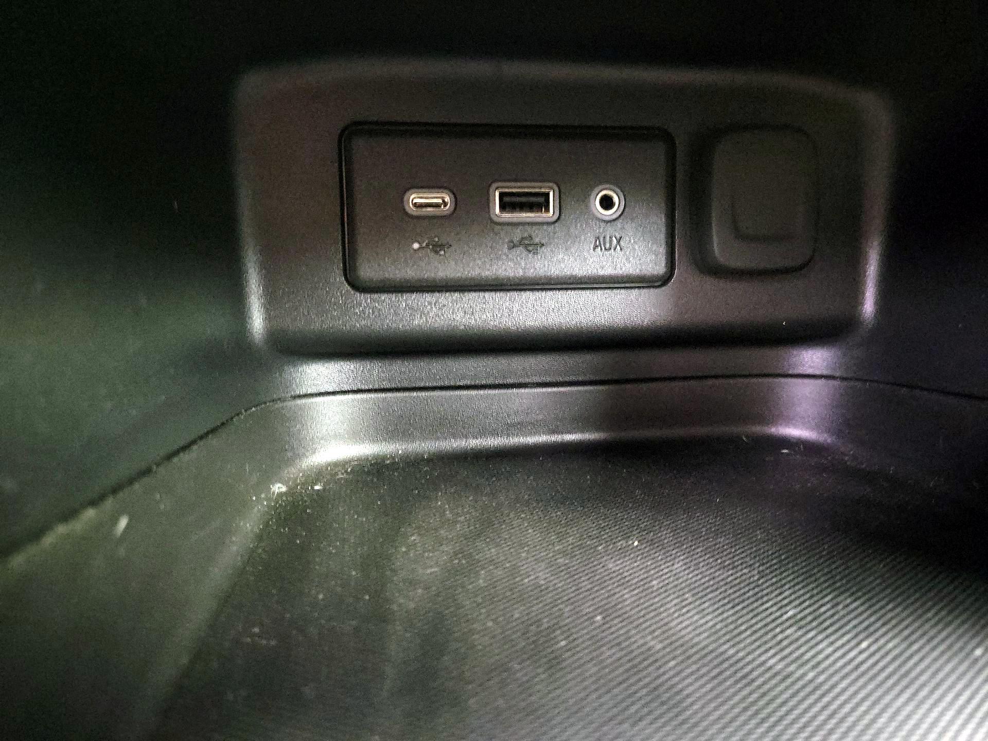 Thumbnail: 2022 Chevrolet Equinox - 18