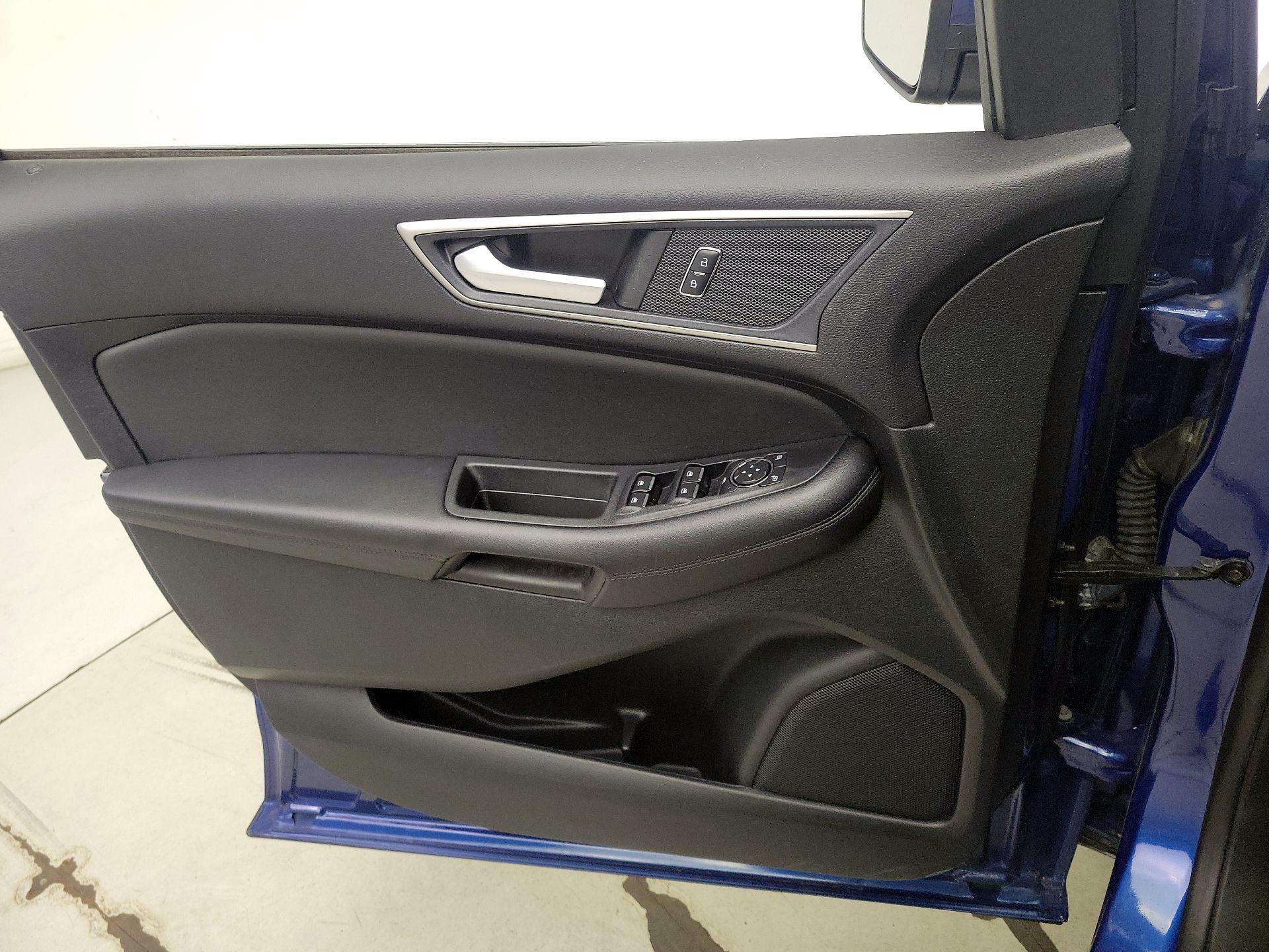 Thumbnail: 2022 Ford Edge - 12