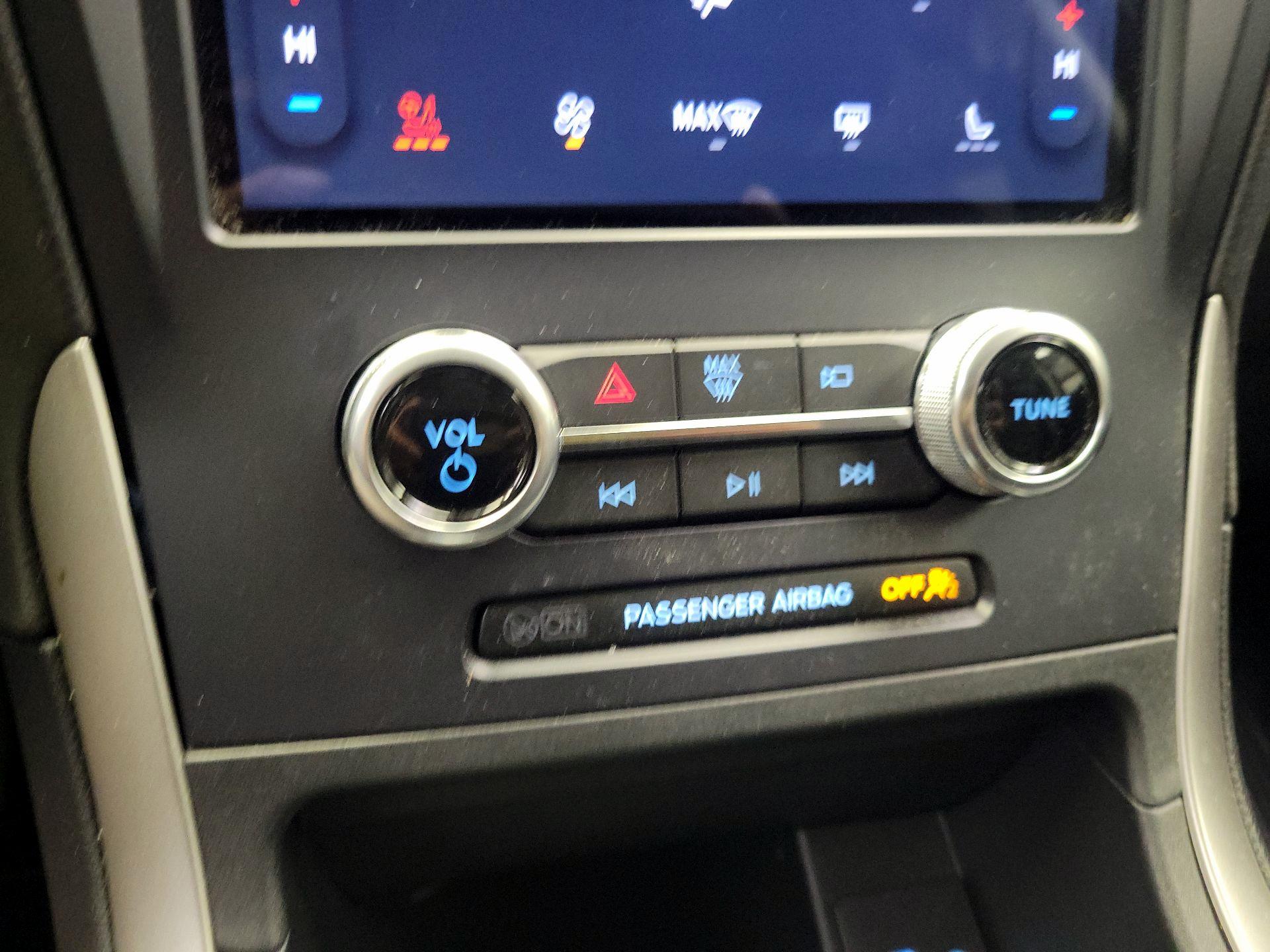 Thumbnail: 2022 Ford Edge - 16