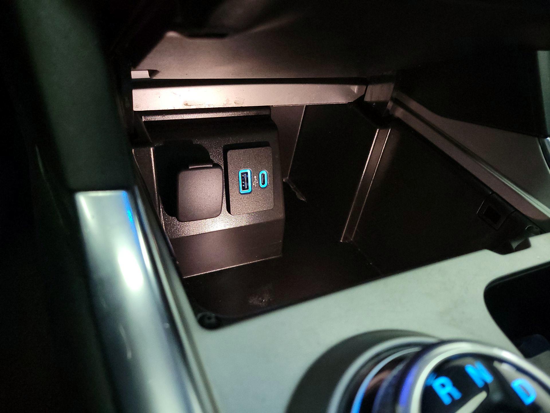 Thumbnail: 2022 Ford Explorer - 18