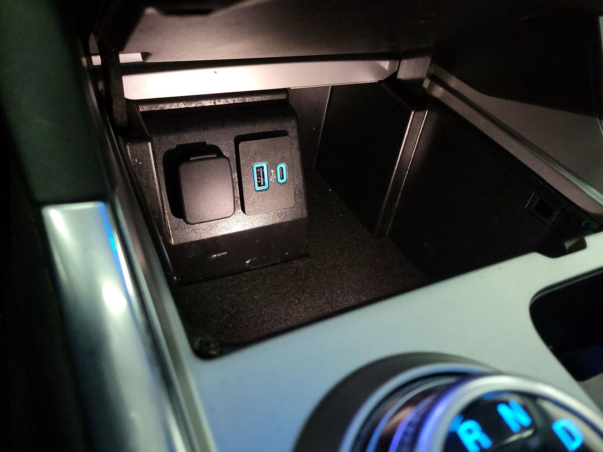 Thumbnail: 2022 Ford Explorer - 18