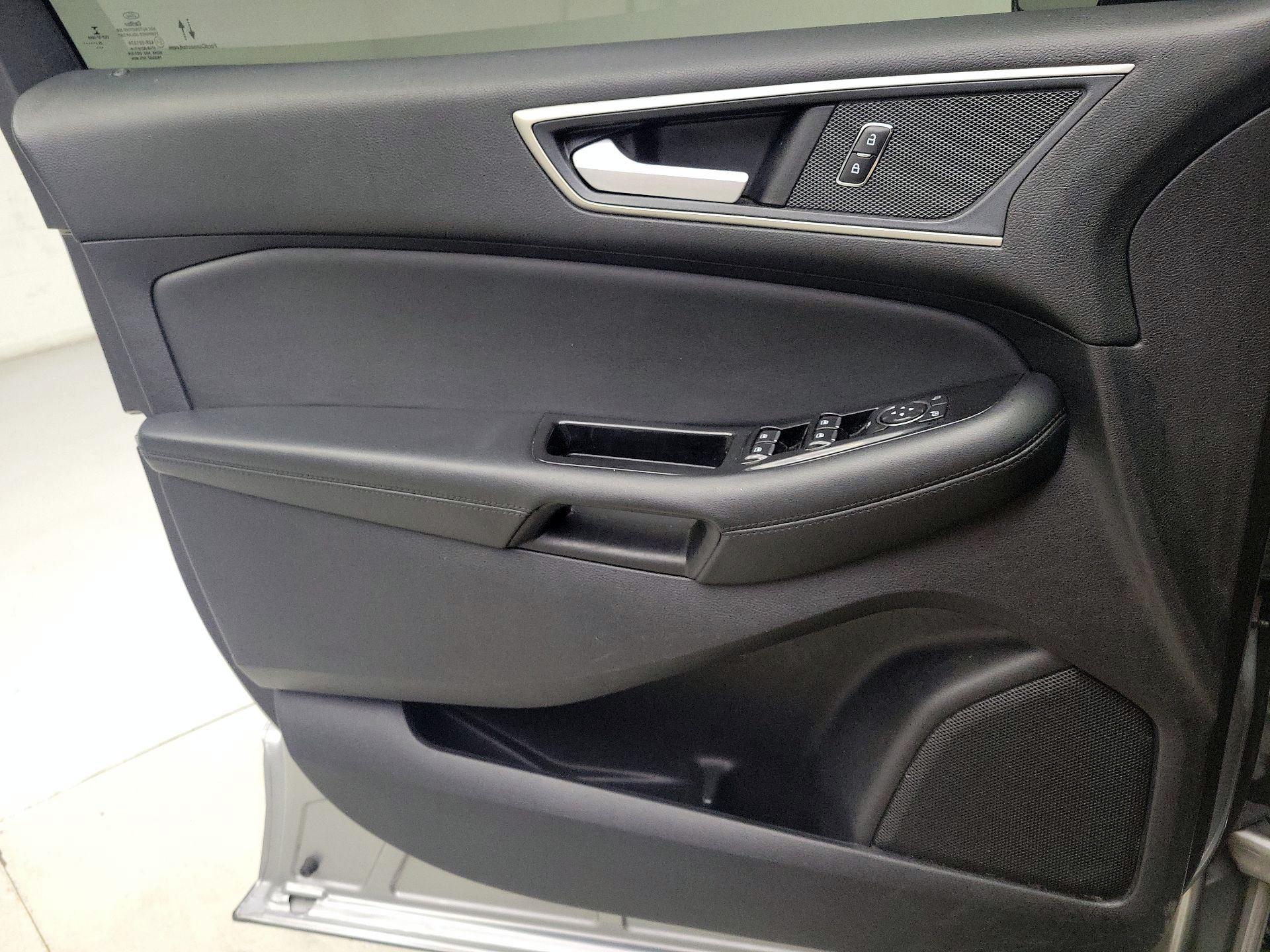 Thumbnail: 2020 Ford Edge - 12