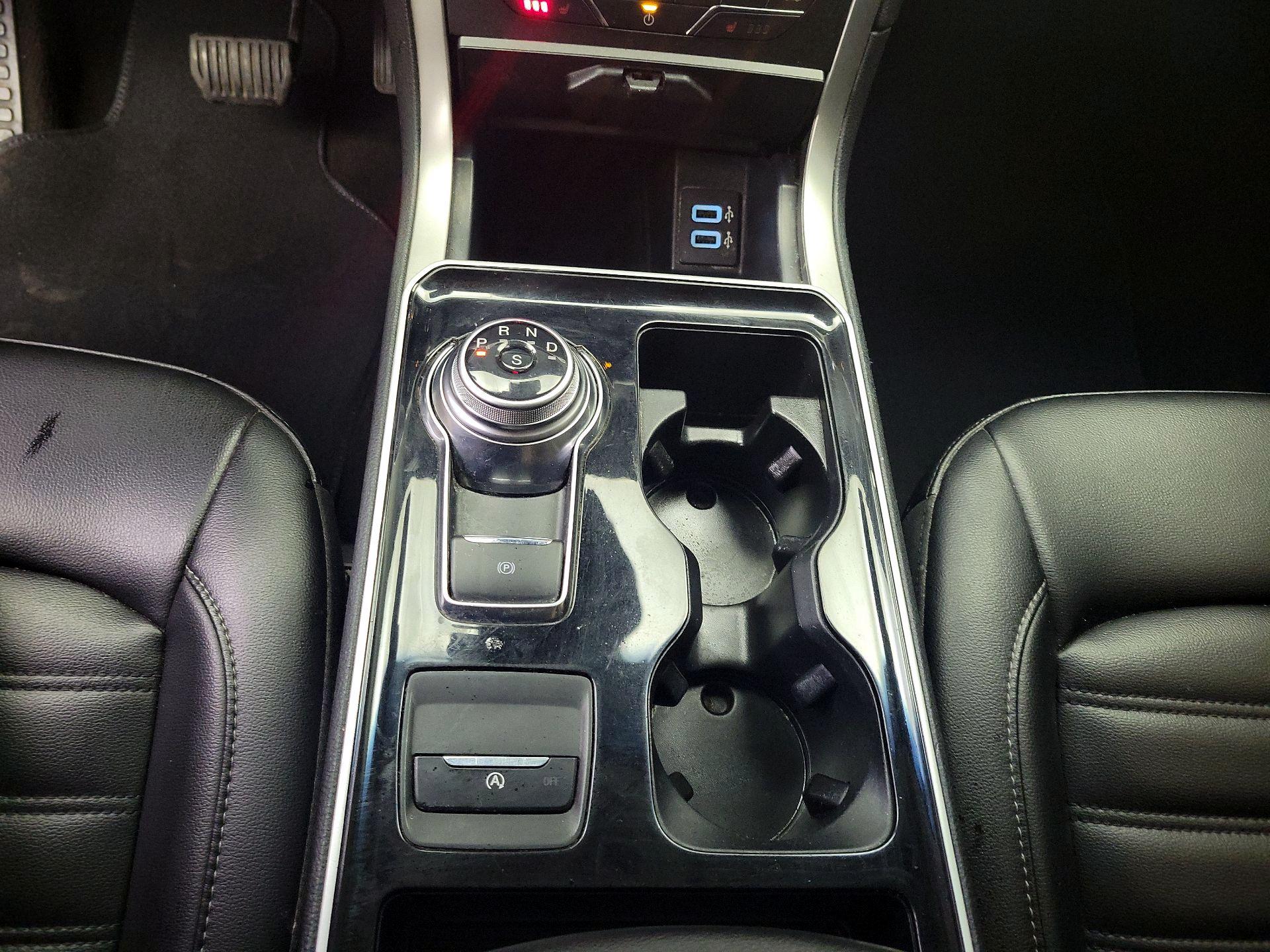 Thumbnail: 2020 Ford Edge - 17