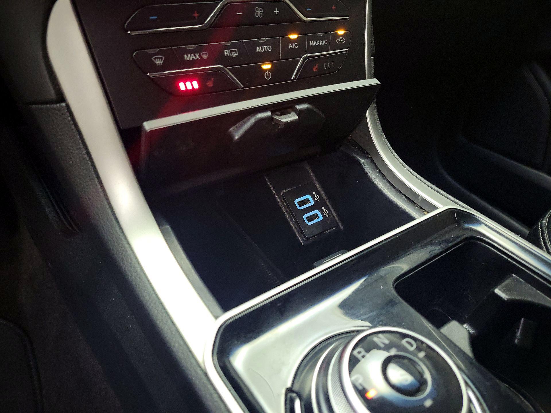 Thumbnail: 2020 Ford Edge - 18