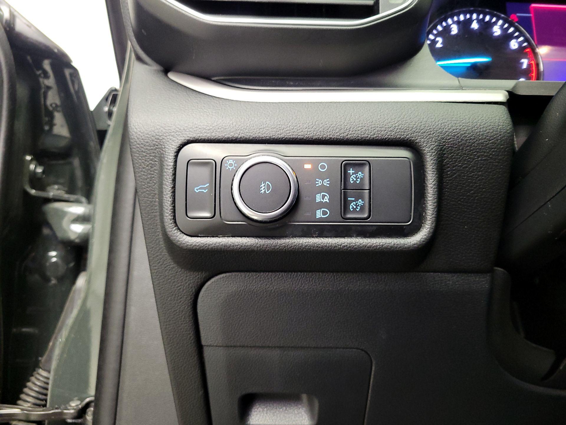 Thumbnail: 2023 Ford Explorer - 13