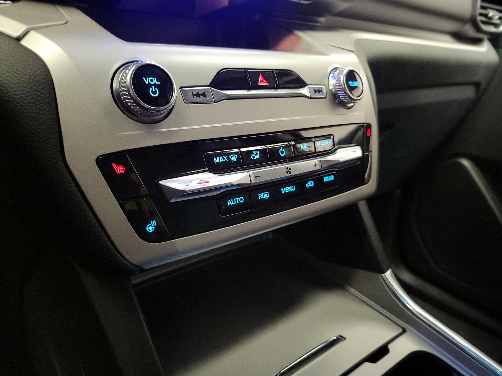 Thumbnail: 2023 Ford Explorer - 16