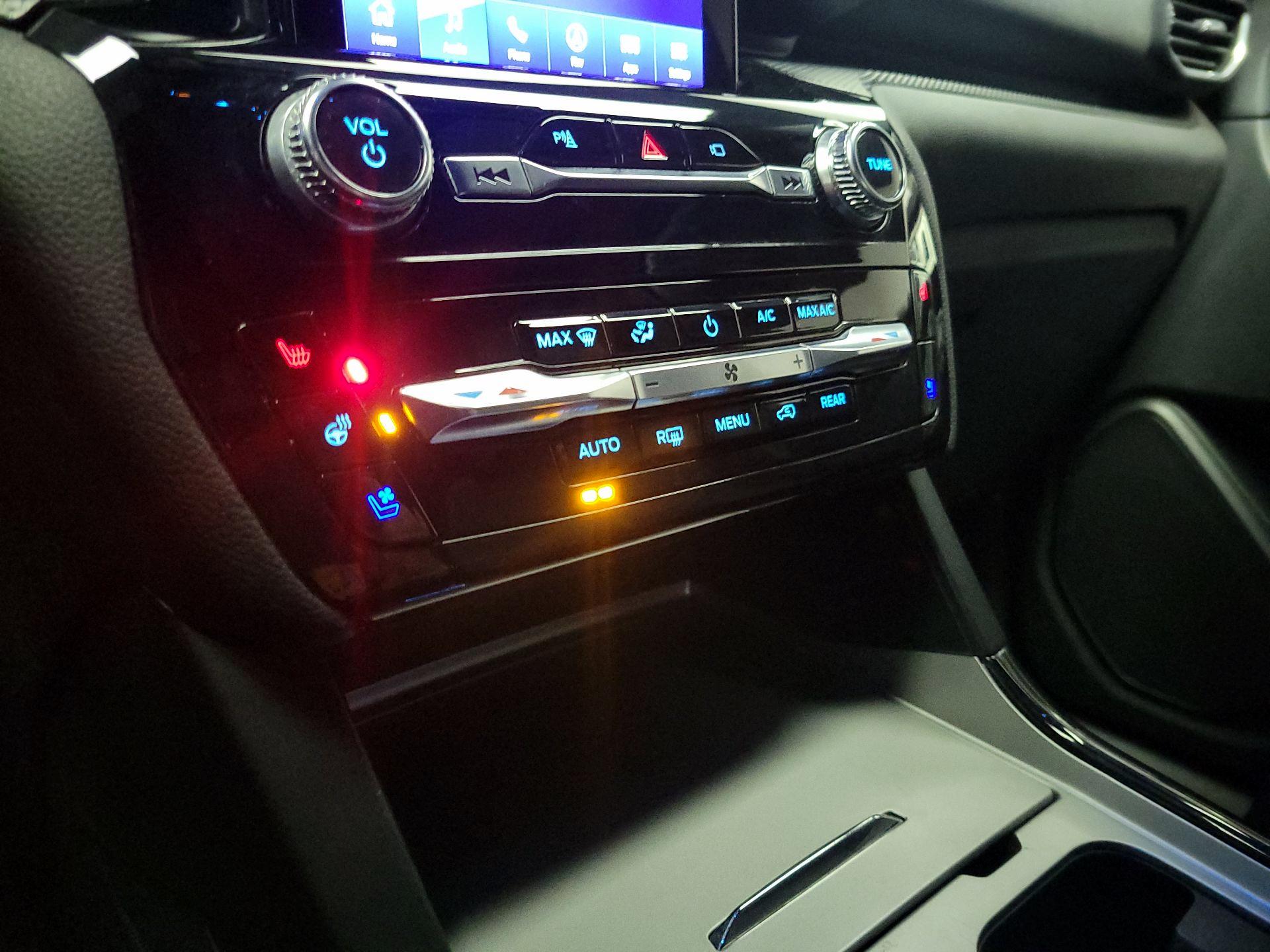 Thumbnail: 2022 Ford Explorer - 17