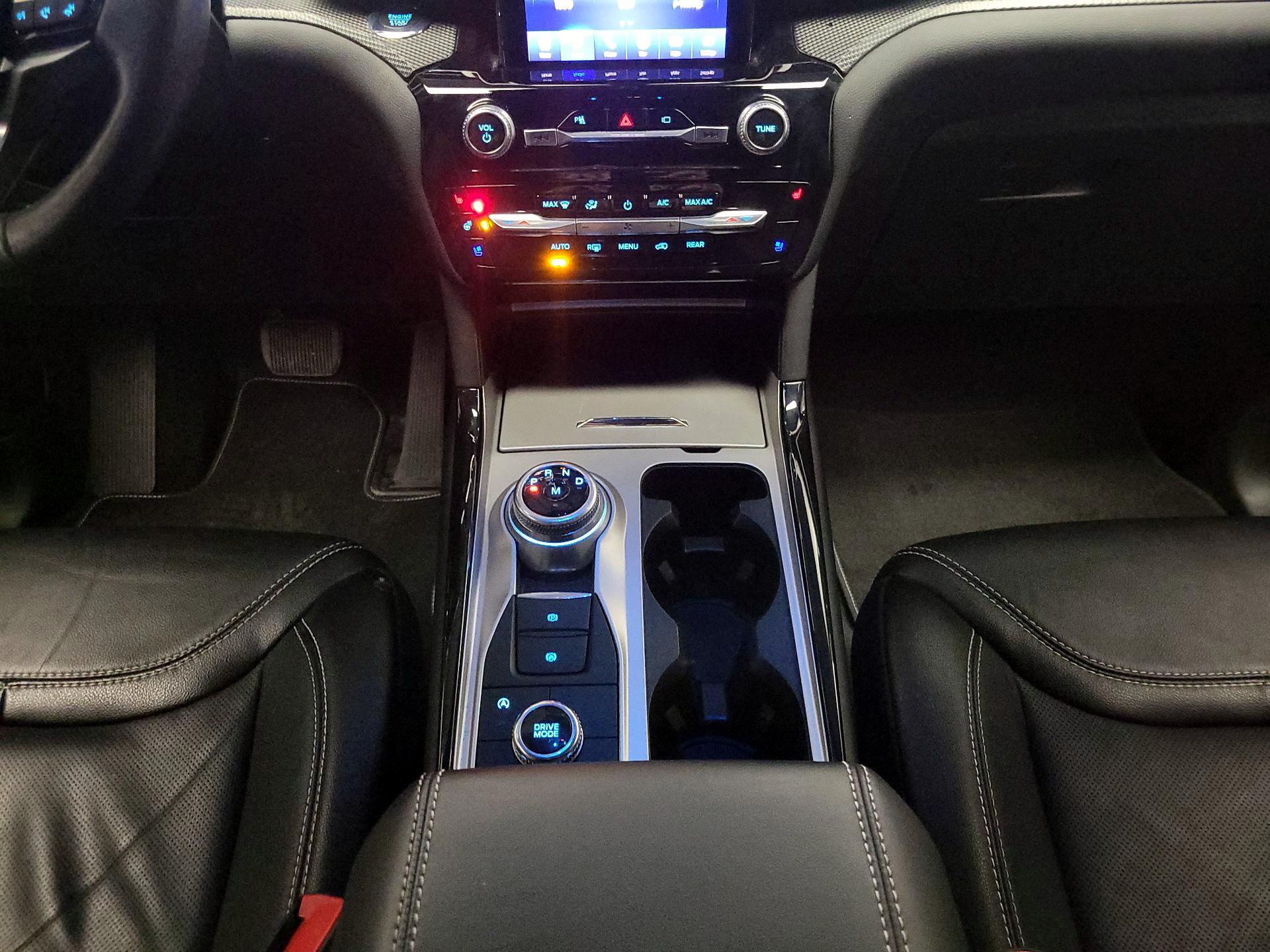 Thumbnail: 2022 Ford Explorer - 18