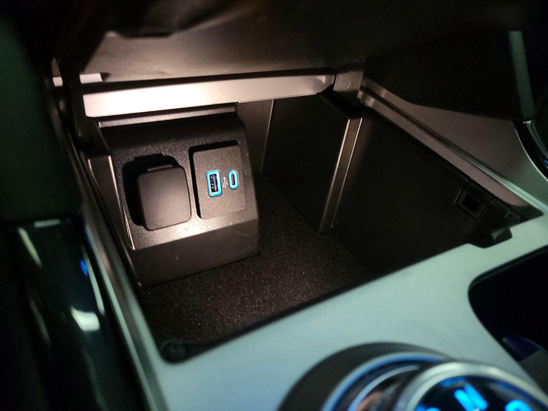 Thumbnail: 2022 Ford Explorer - 19