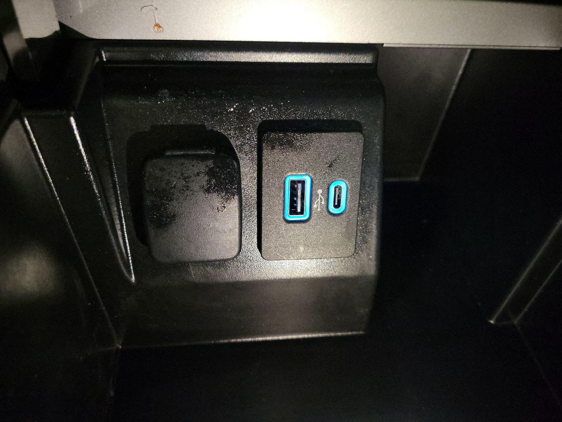 Thumbnail: 2023 Ford Explorer - 19