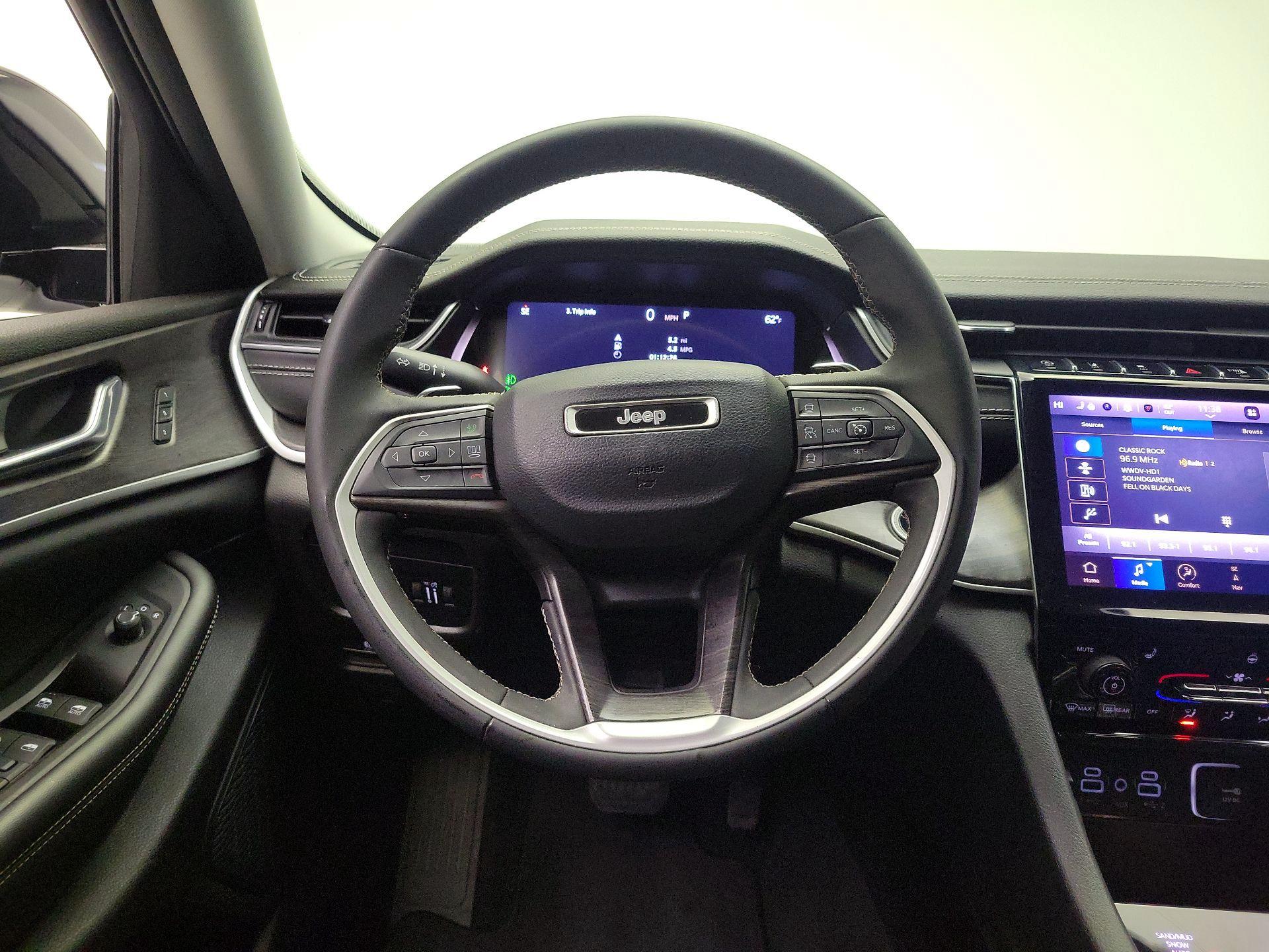 Thumbnail: 2023 Jeep Grand Cherokee - 10