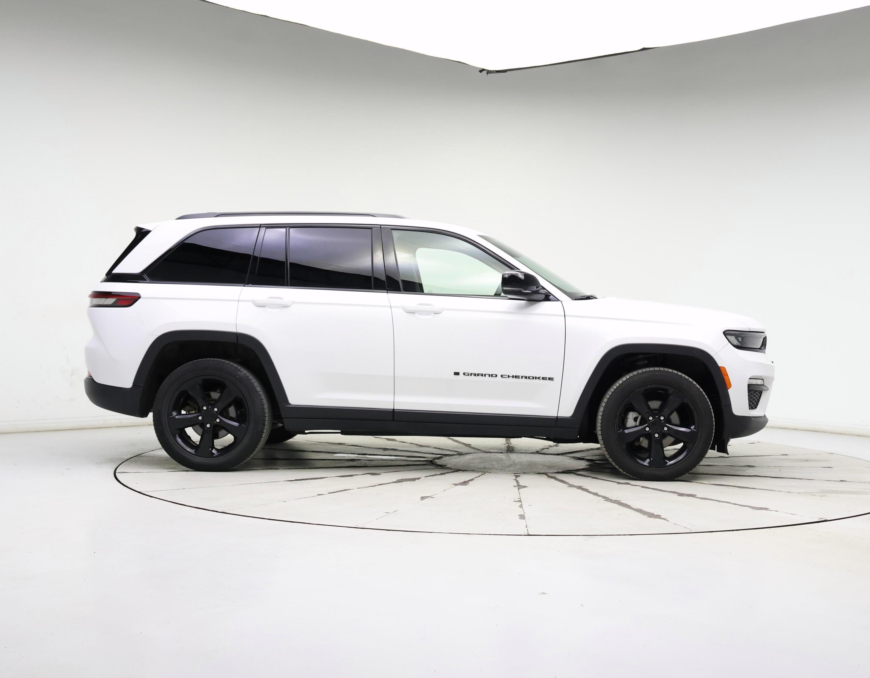 Thumbnail: 2023 Jeep Grand Cherokee - 7