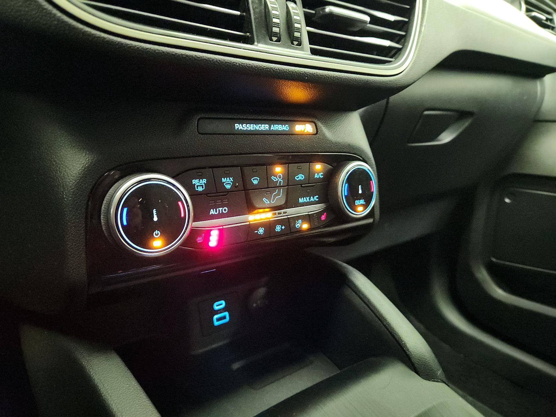 Thumbnail: 2022 Ford Escape - 16