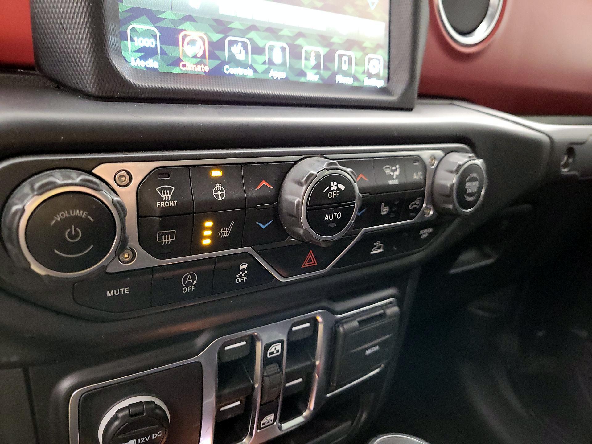 Thumbnail: 2021 Jeep Gladiator - 17