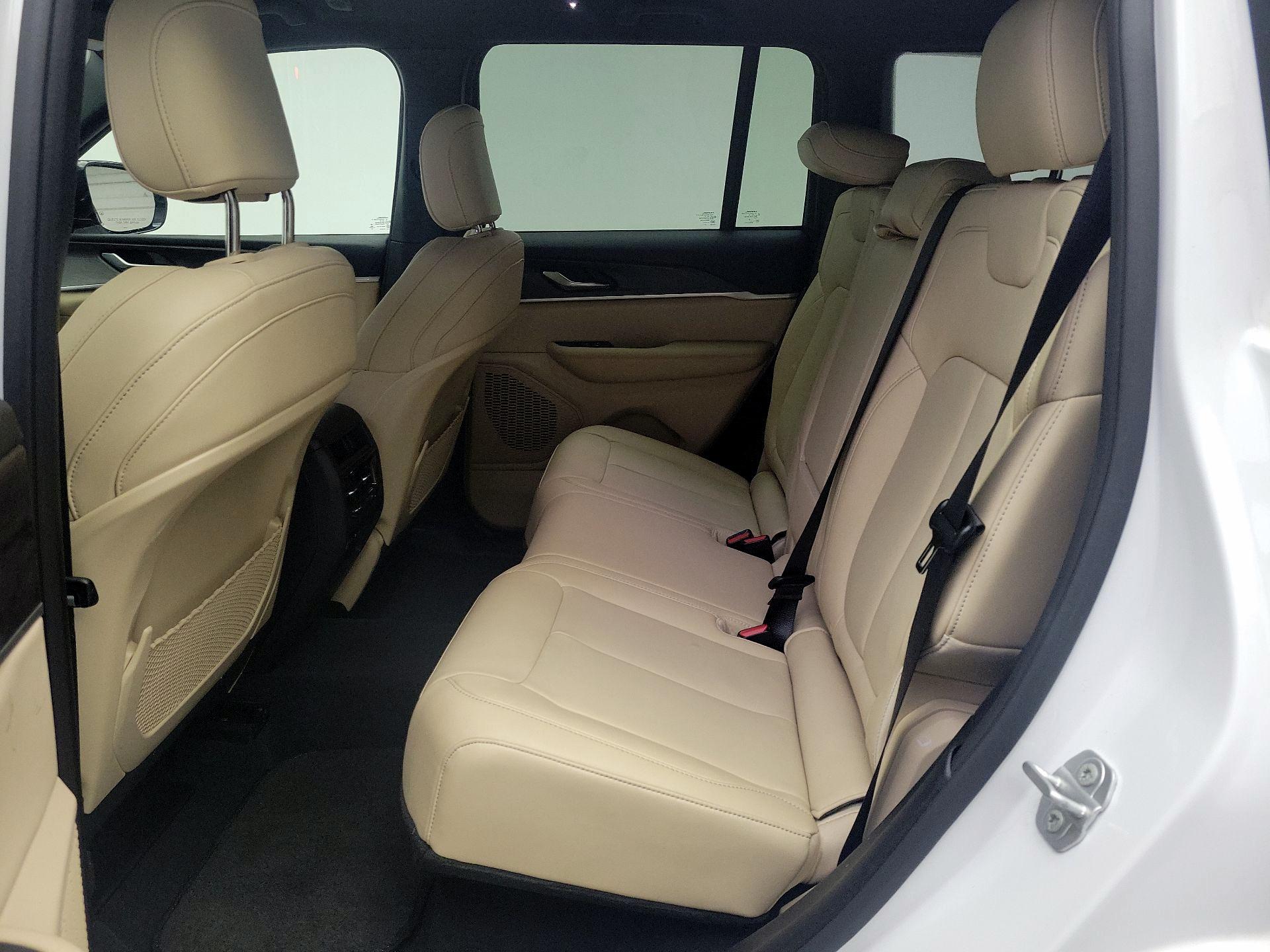 Thumbnail: 2023 Jeep Grand Cherokee - 20