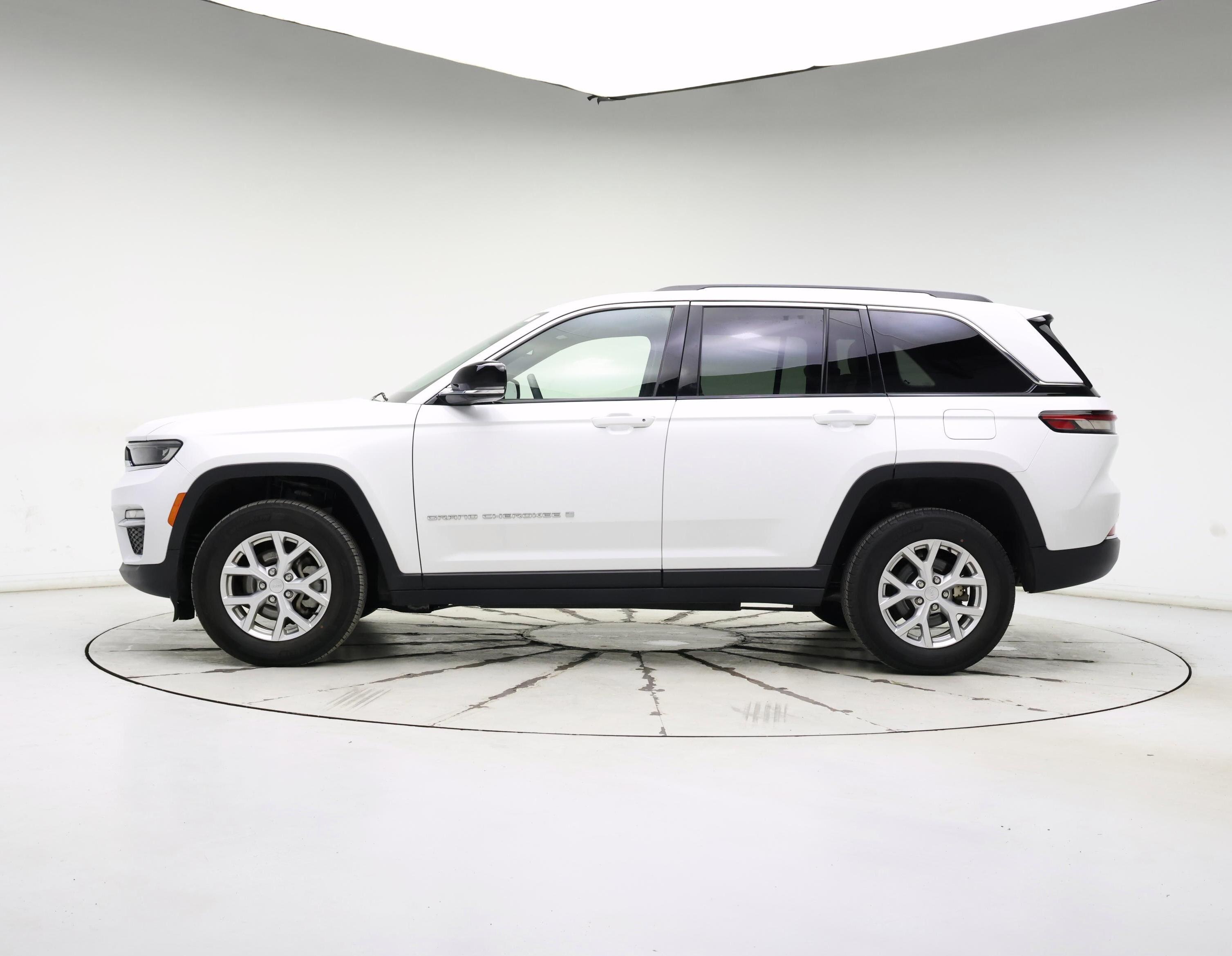 Thumbnail: 2023 Jeep Grand Cherokee - 3