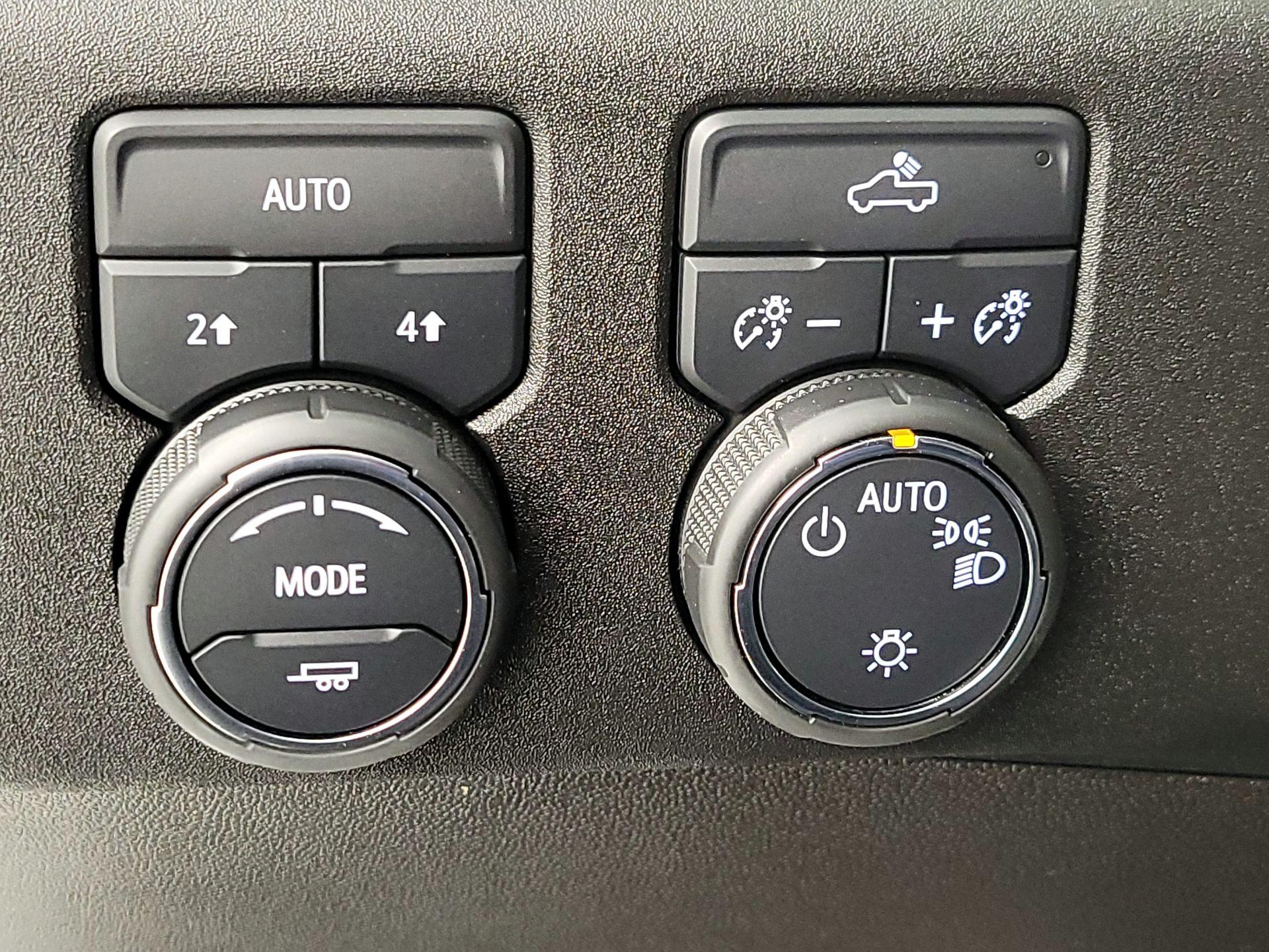 Thumbnail: 2023 Chevrolet Silverado 1500 - 13