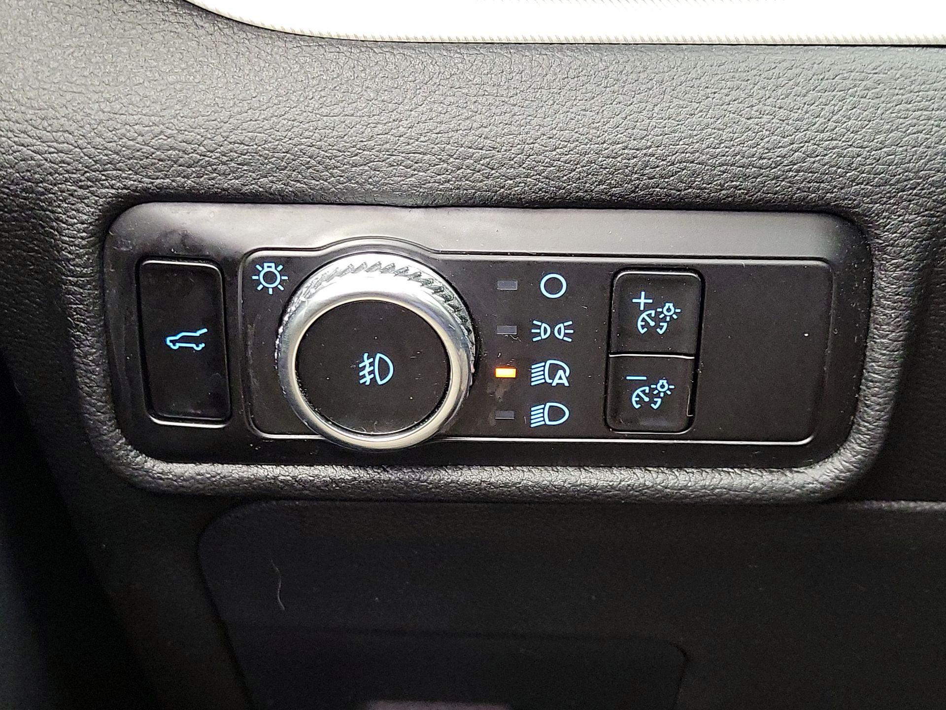 Thumbnail: 2023 Ford Explorer - 13