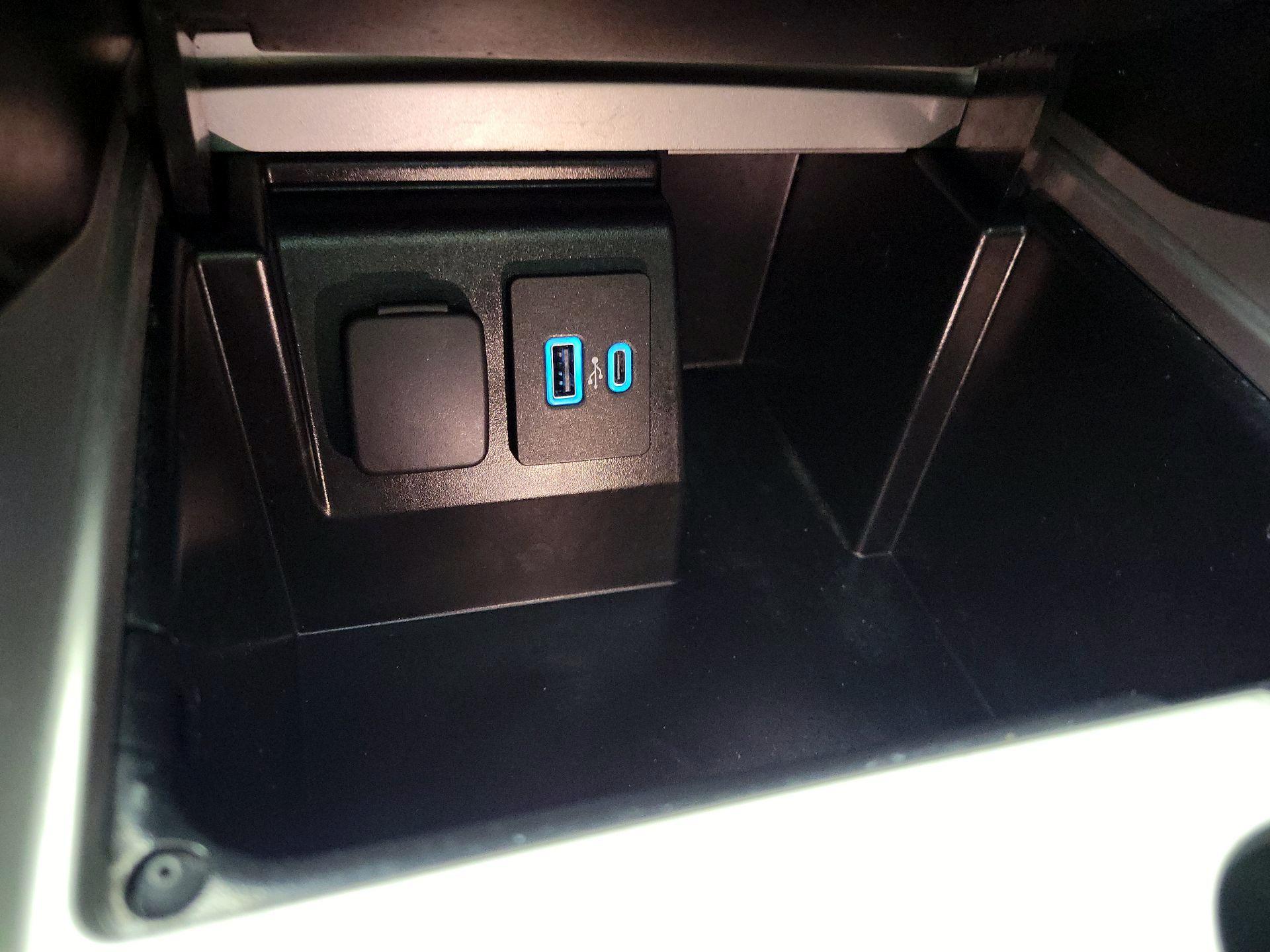 Thumbnail: 2023 Ford Explorer - 19