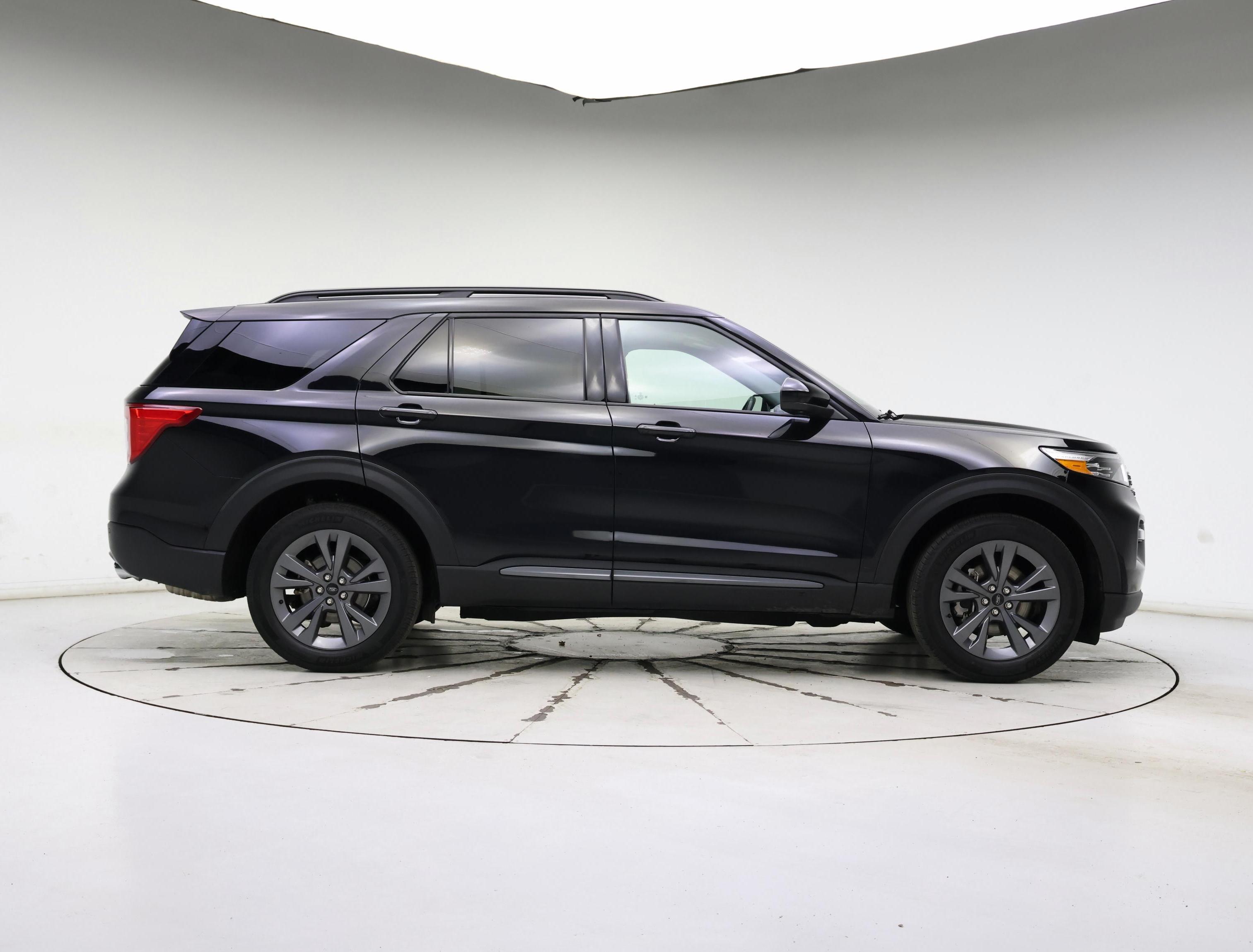 Thumbnail: 2023 Ford Explorer - 7