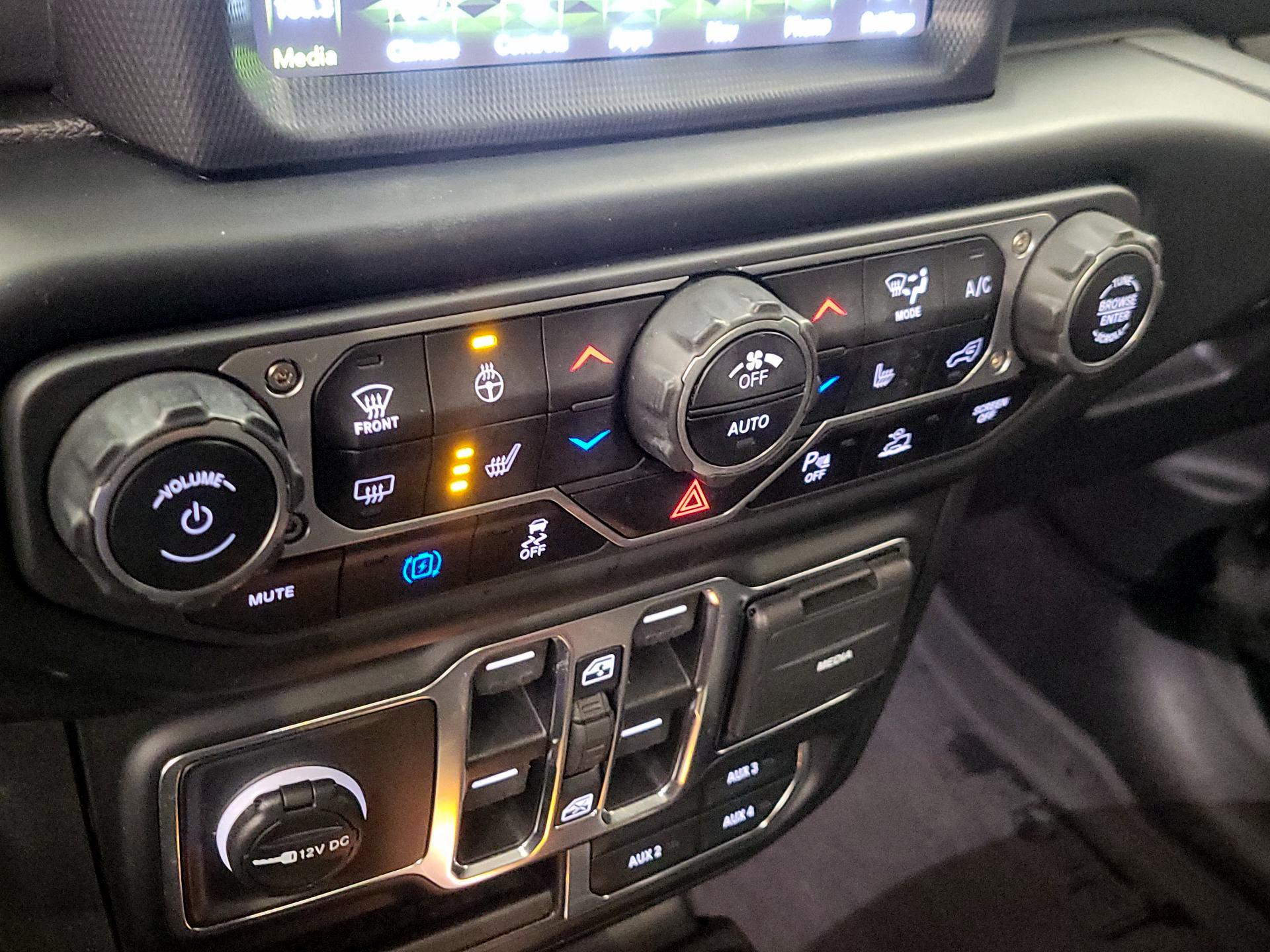 Thumbnail: 2023 Jeep Wrangler - 17