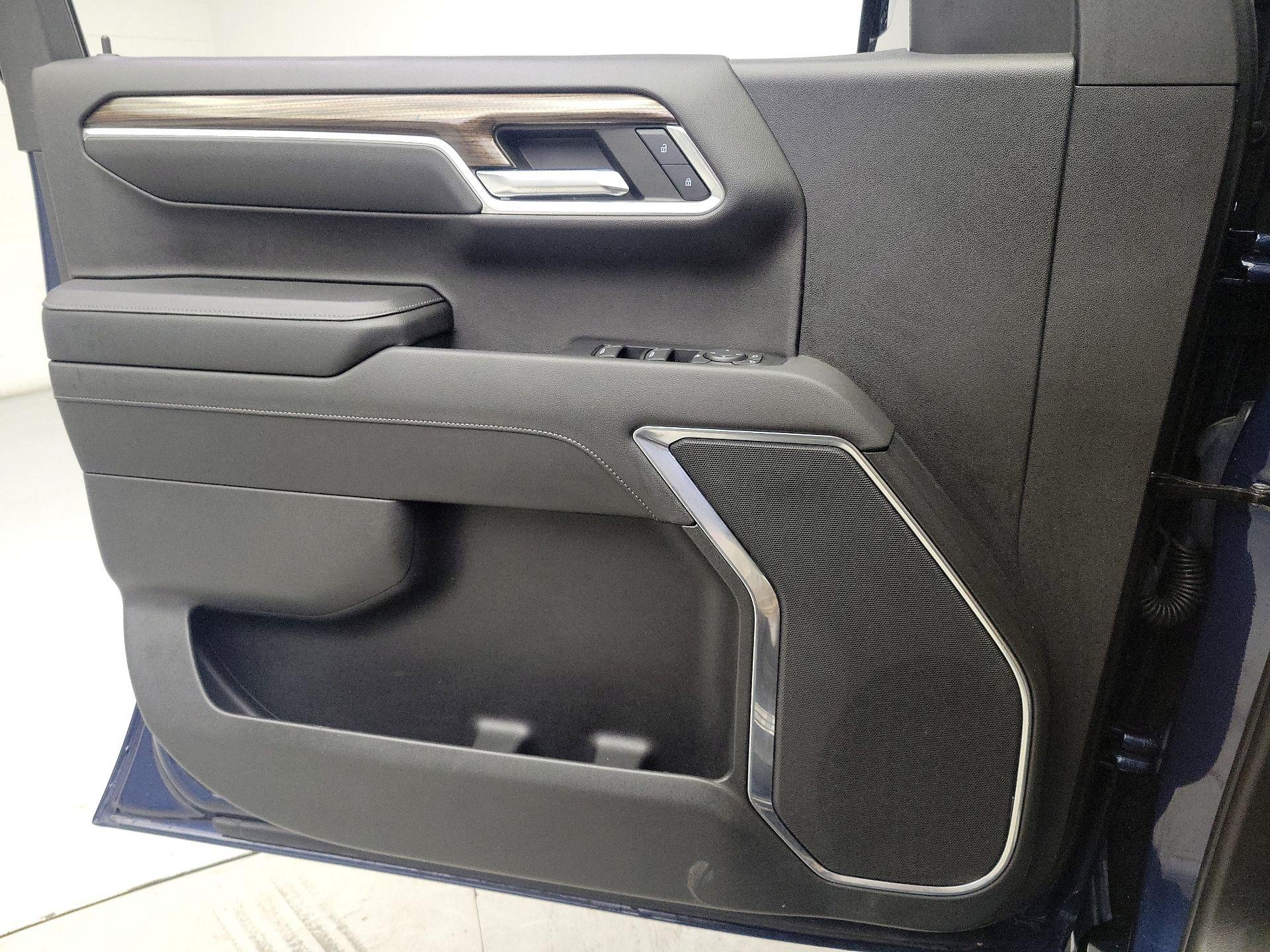 Thumbnail: 2022 Chevrolet Silverado 1500 - 12