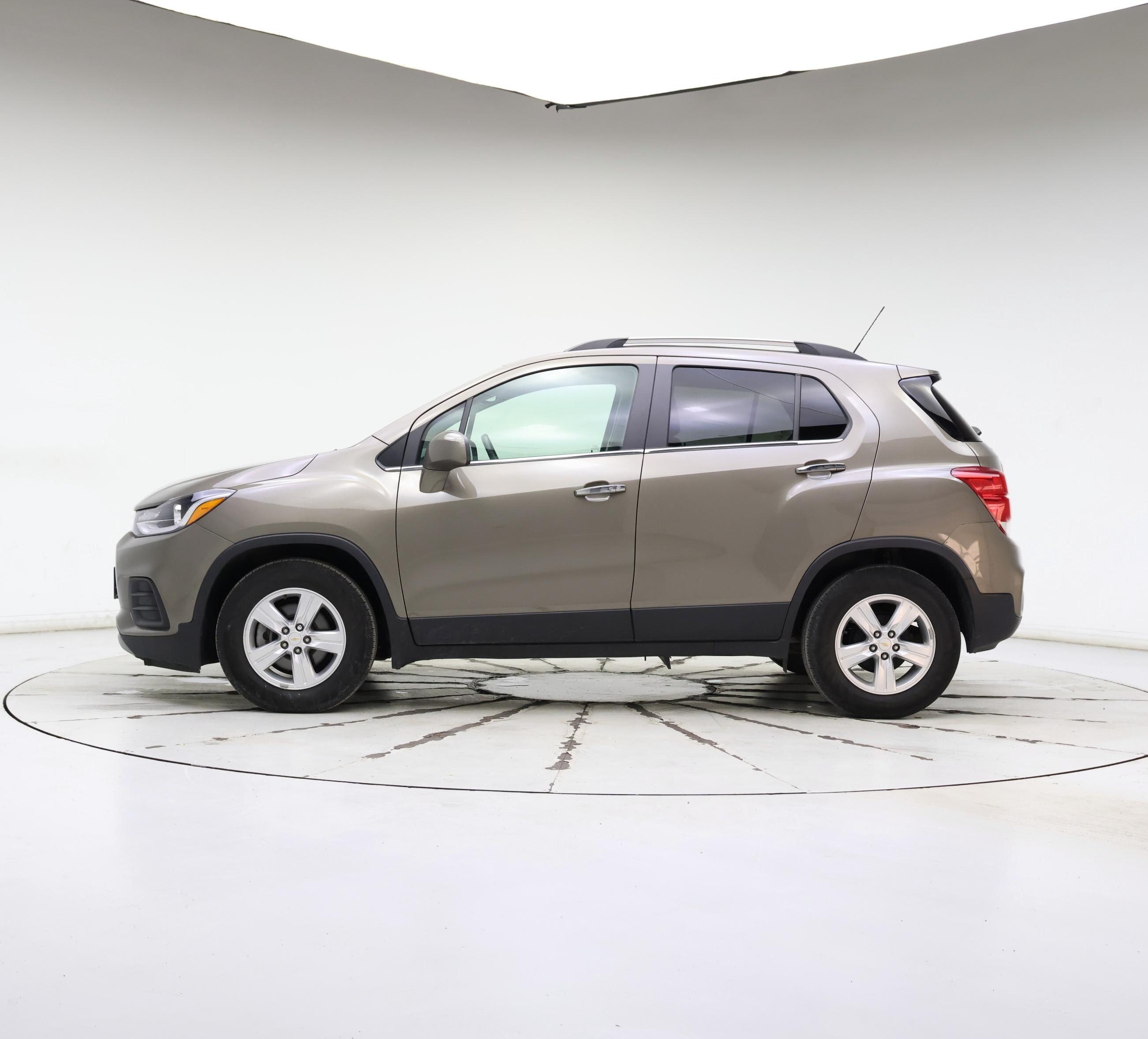 Thumbnail: 2020 Chevrolet Trax - 3