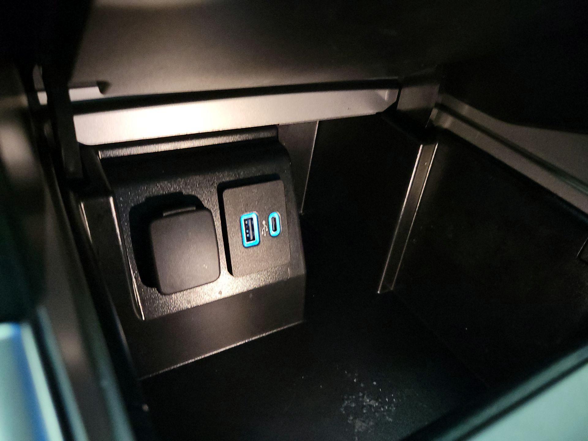 Thumbnail: 2023 Ford Explorer - 18