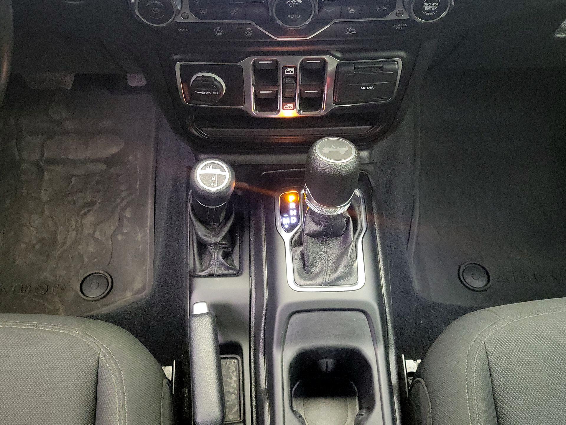 Thumbnail: 2022 Jeep Wrangler - 18