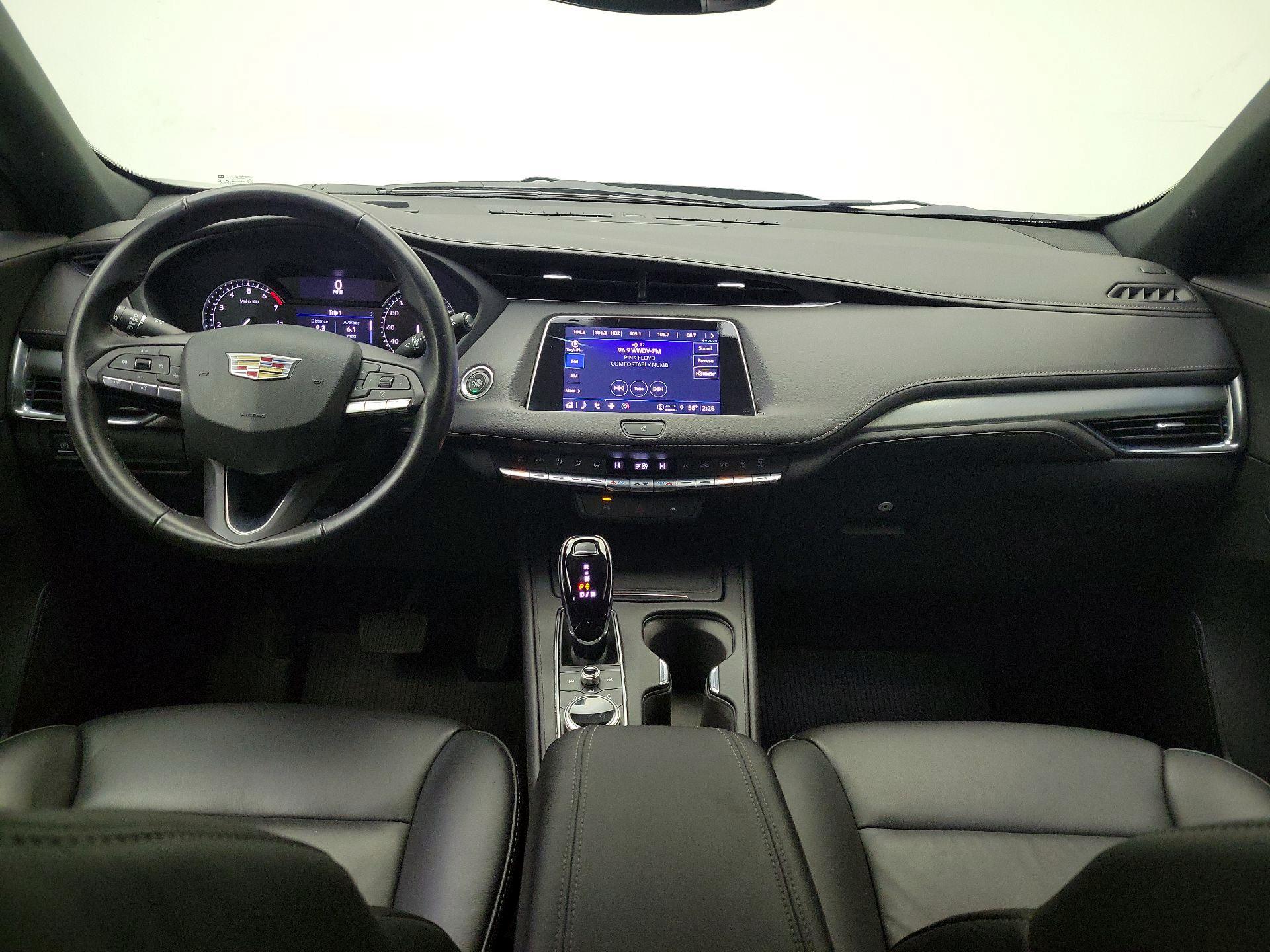 Thumbnail: 2022 Cadillac XT4 - 9