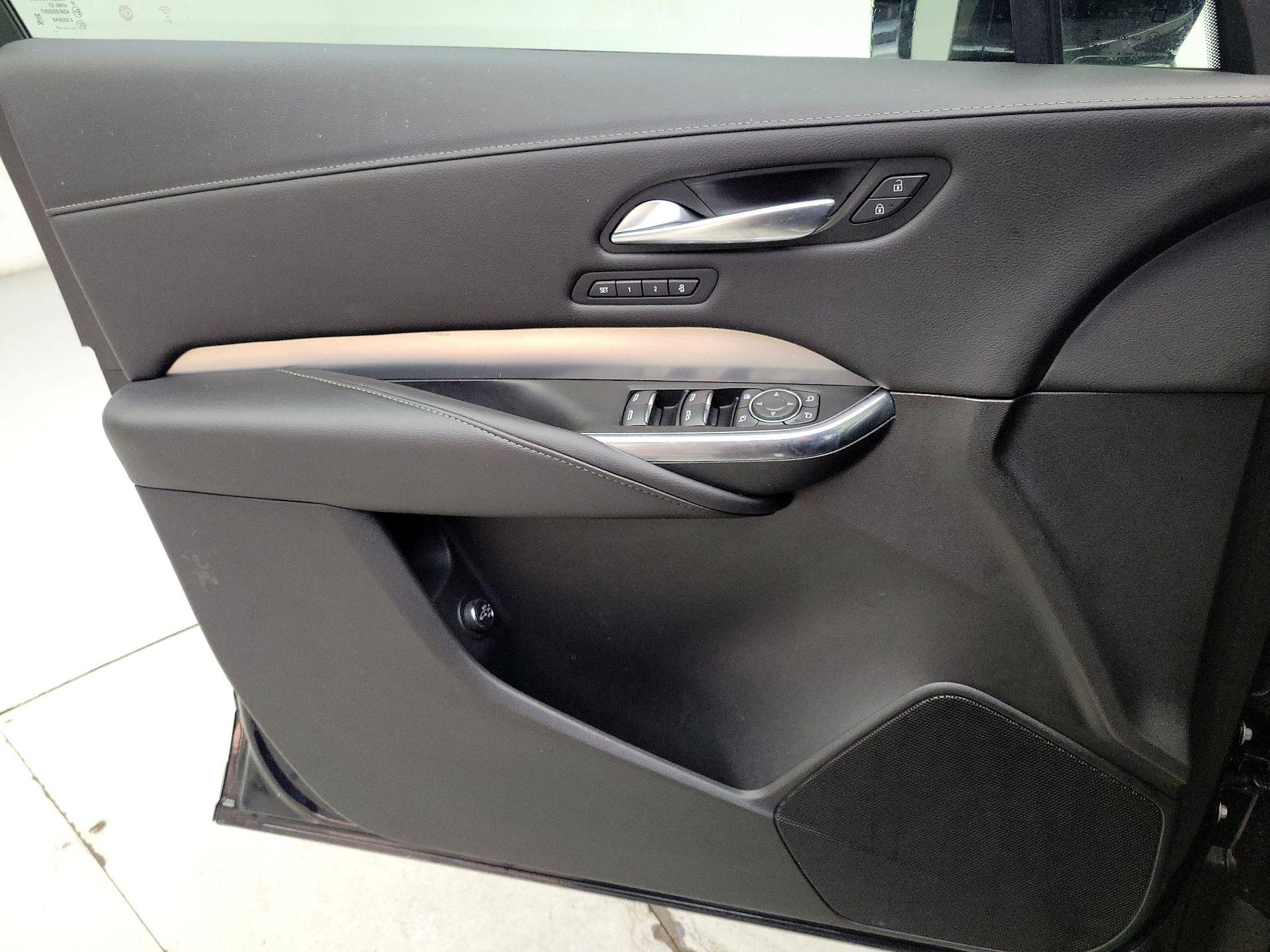 Thumbnail: 2022 Cadillac XT4 - 12