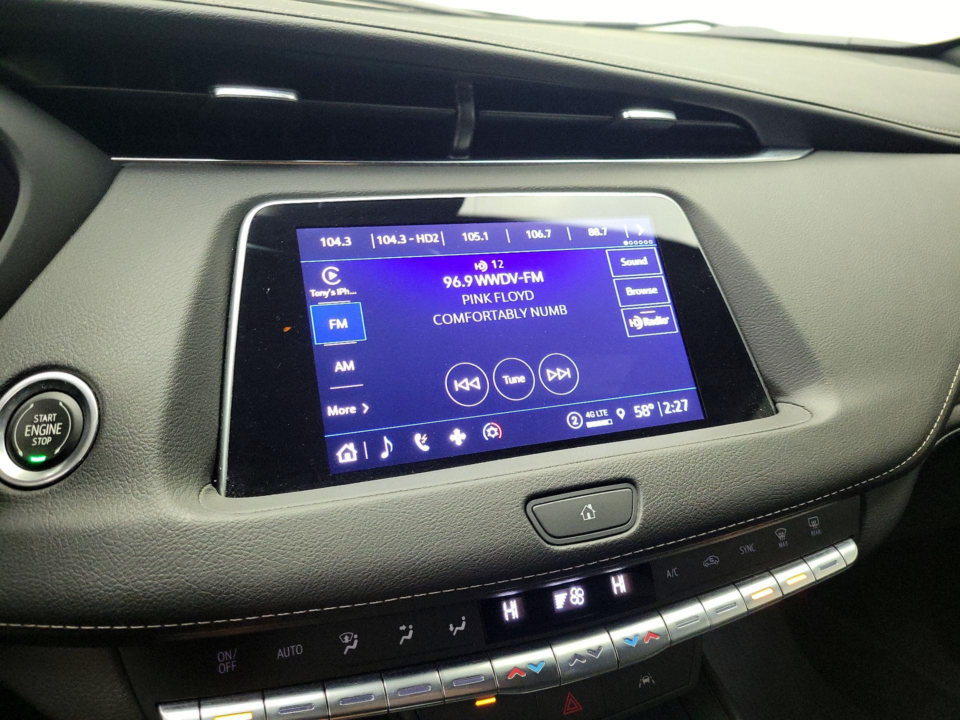 Thumbnail: 2022 Cadillac XT4 - 15