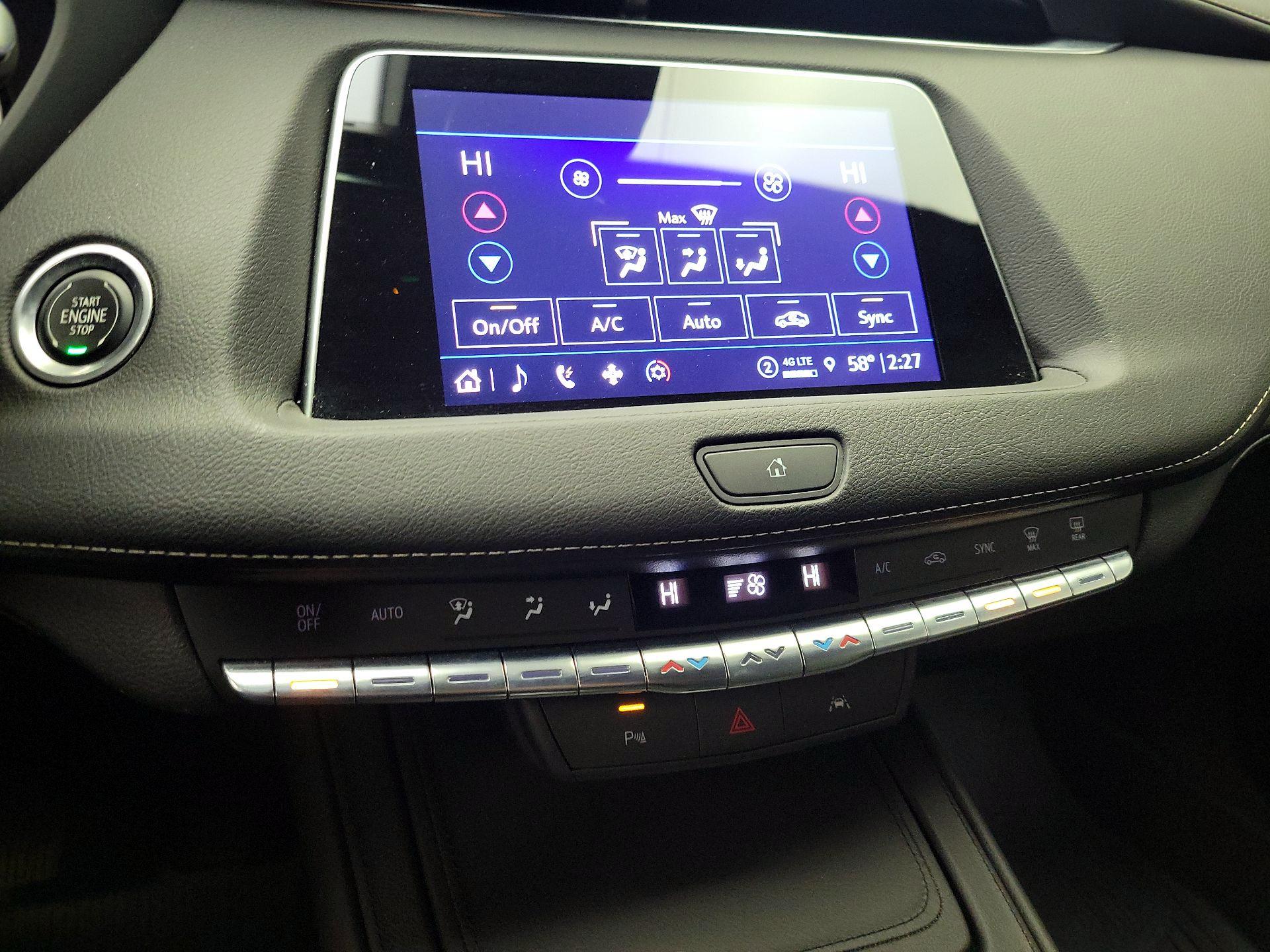 Thumbnail: 2022 Cadillac XT4 - 16