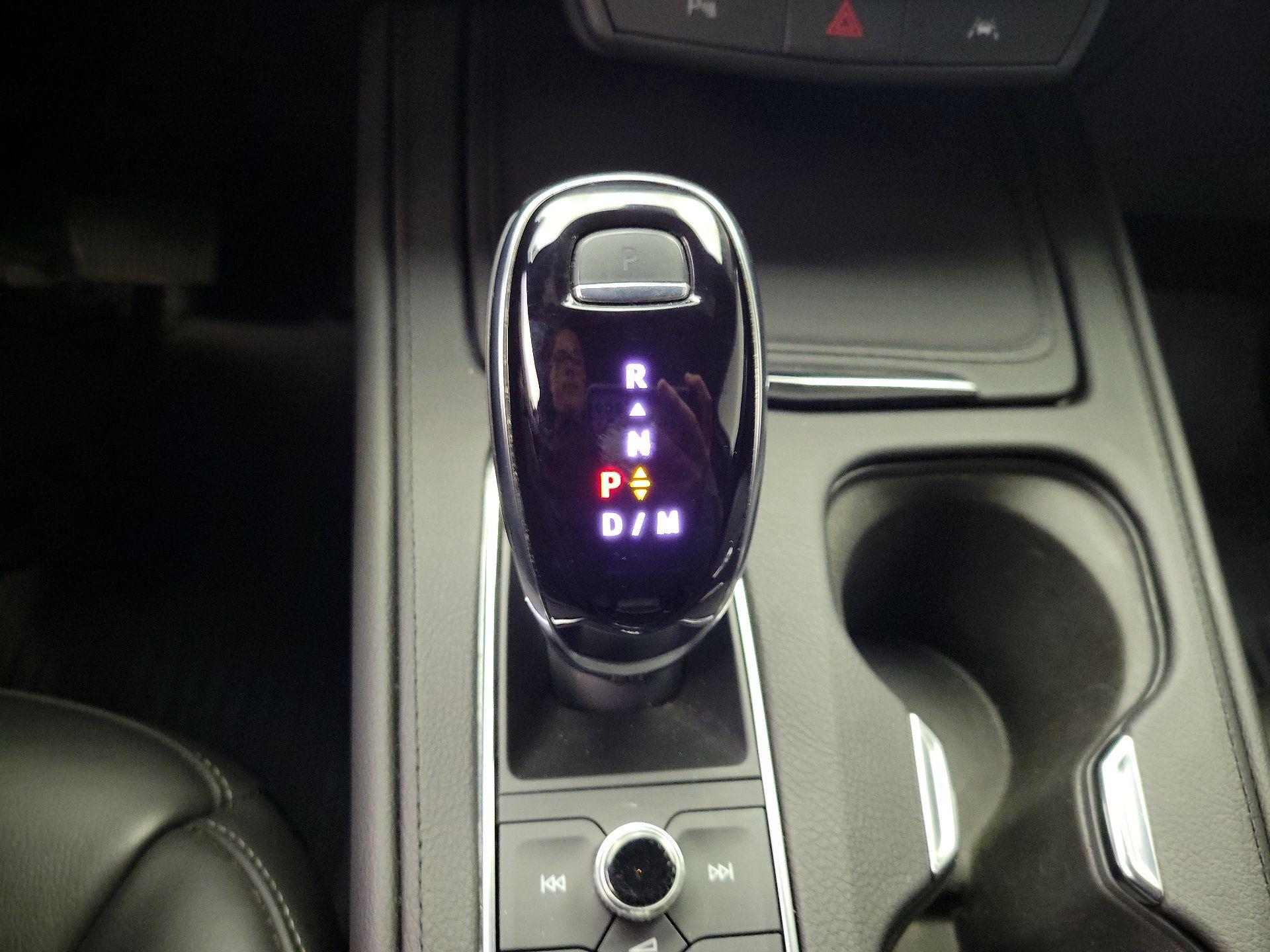 Thumbnail: 2022 Cadillac XT4 - 17