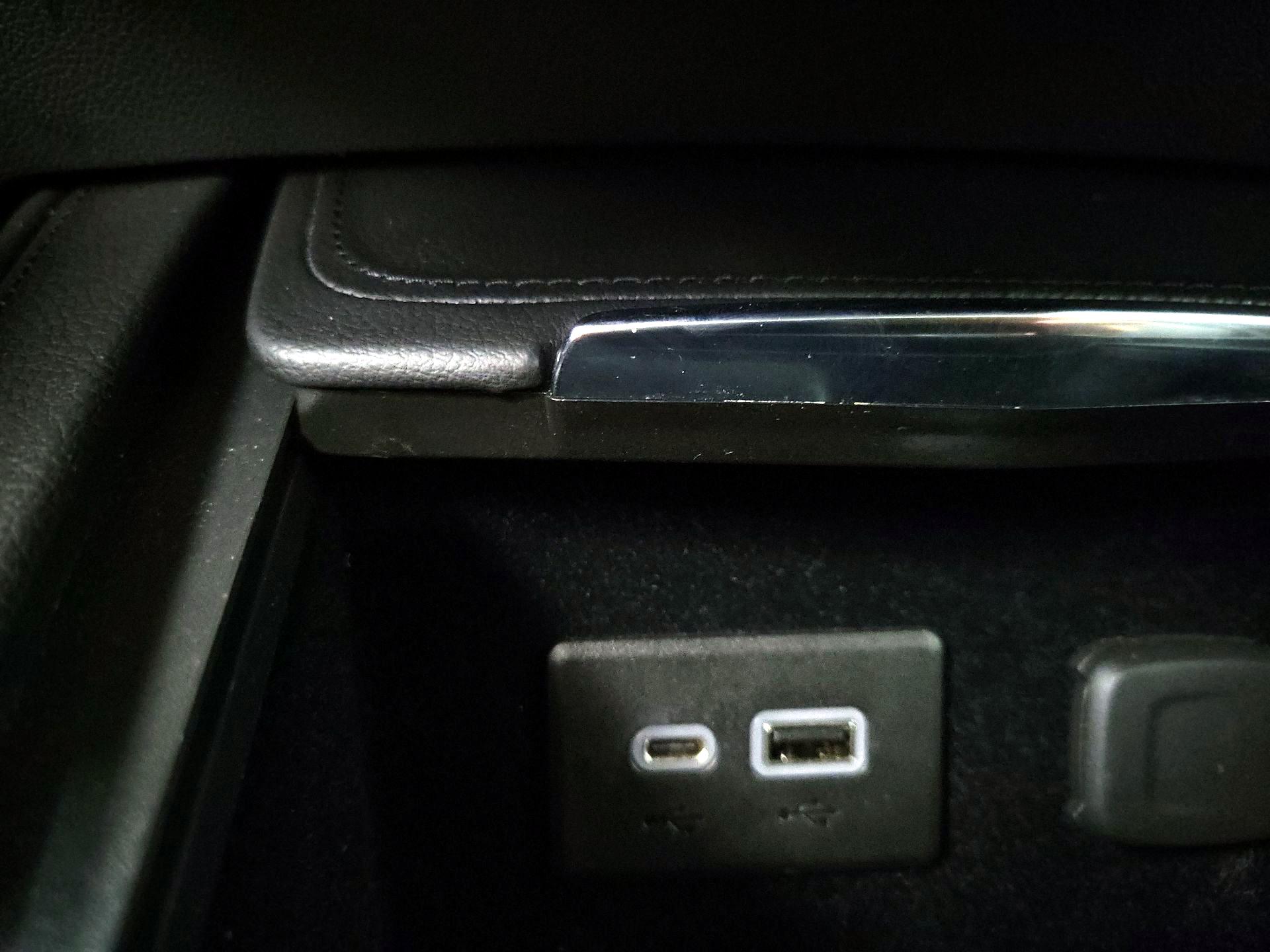 Thumbnail: 2022 Cadillac XT4 - 18