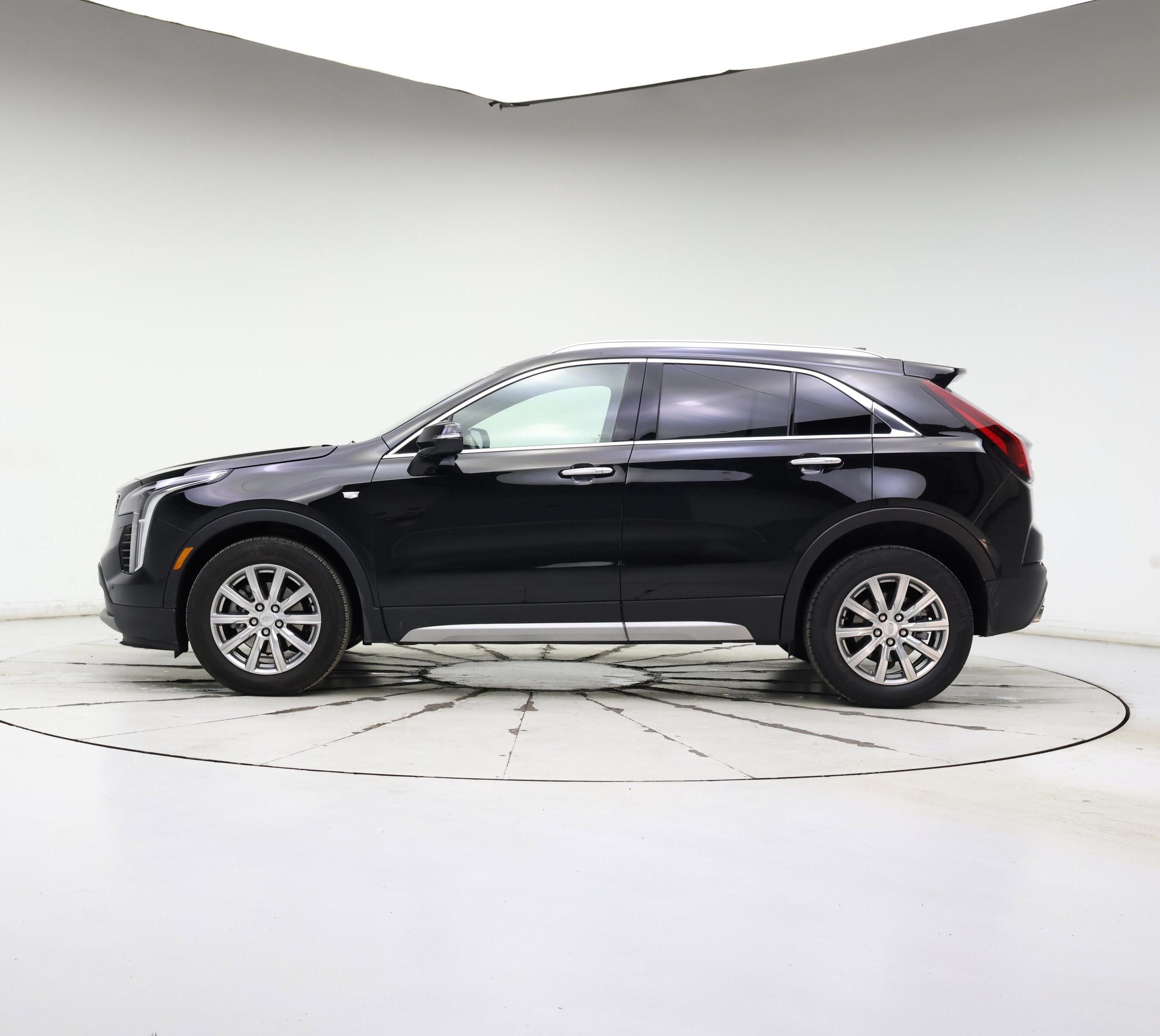 Thumbnail: 2022 Cadillac XT4 - 3