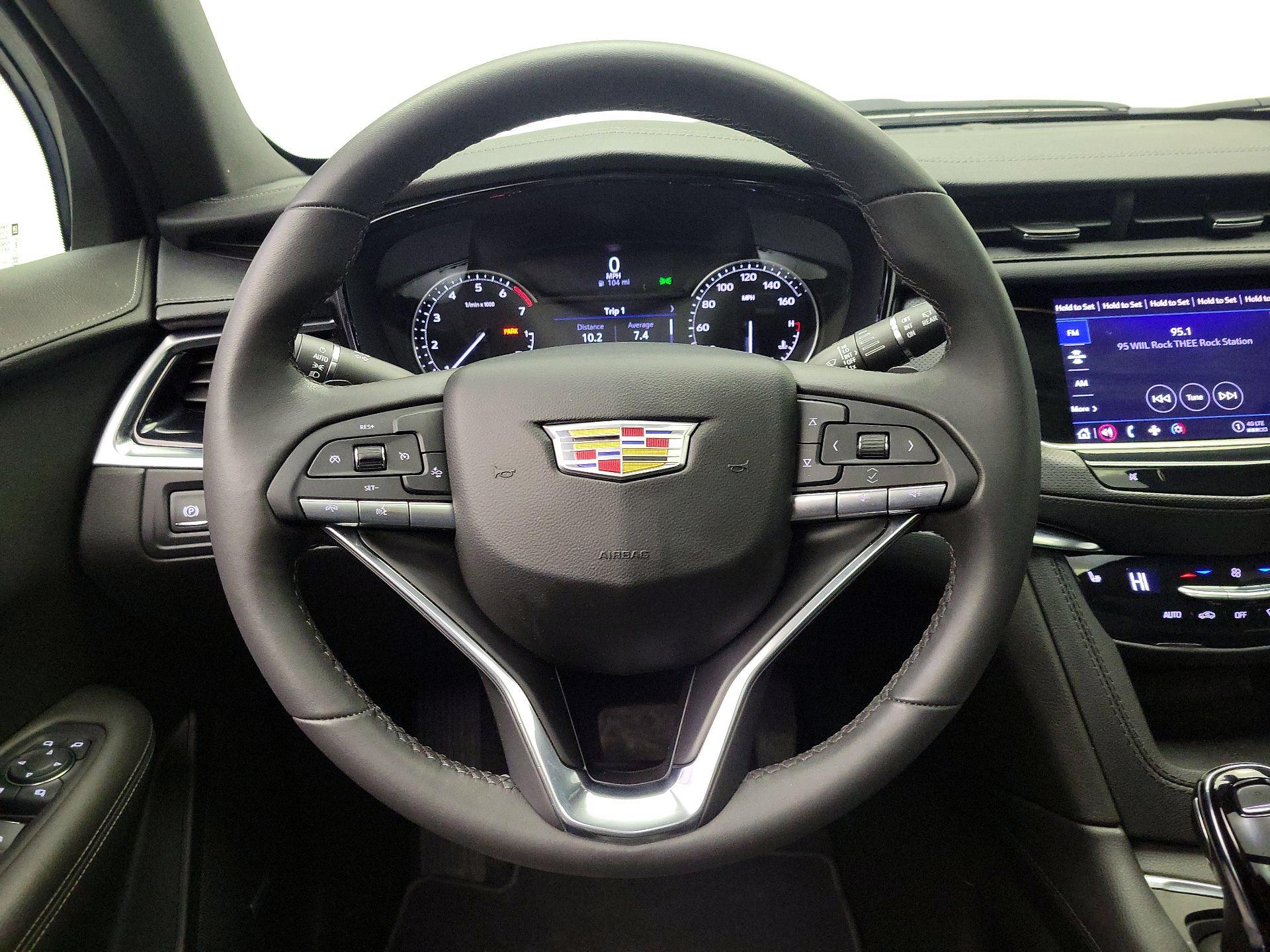 Thumbnail: 2024 Cadillac XT6 - 10